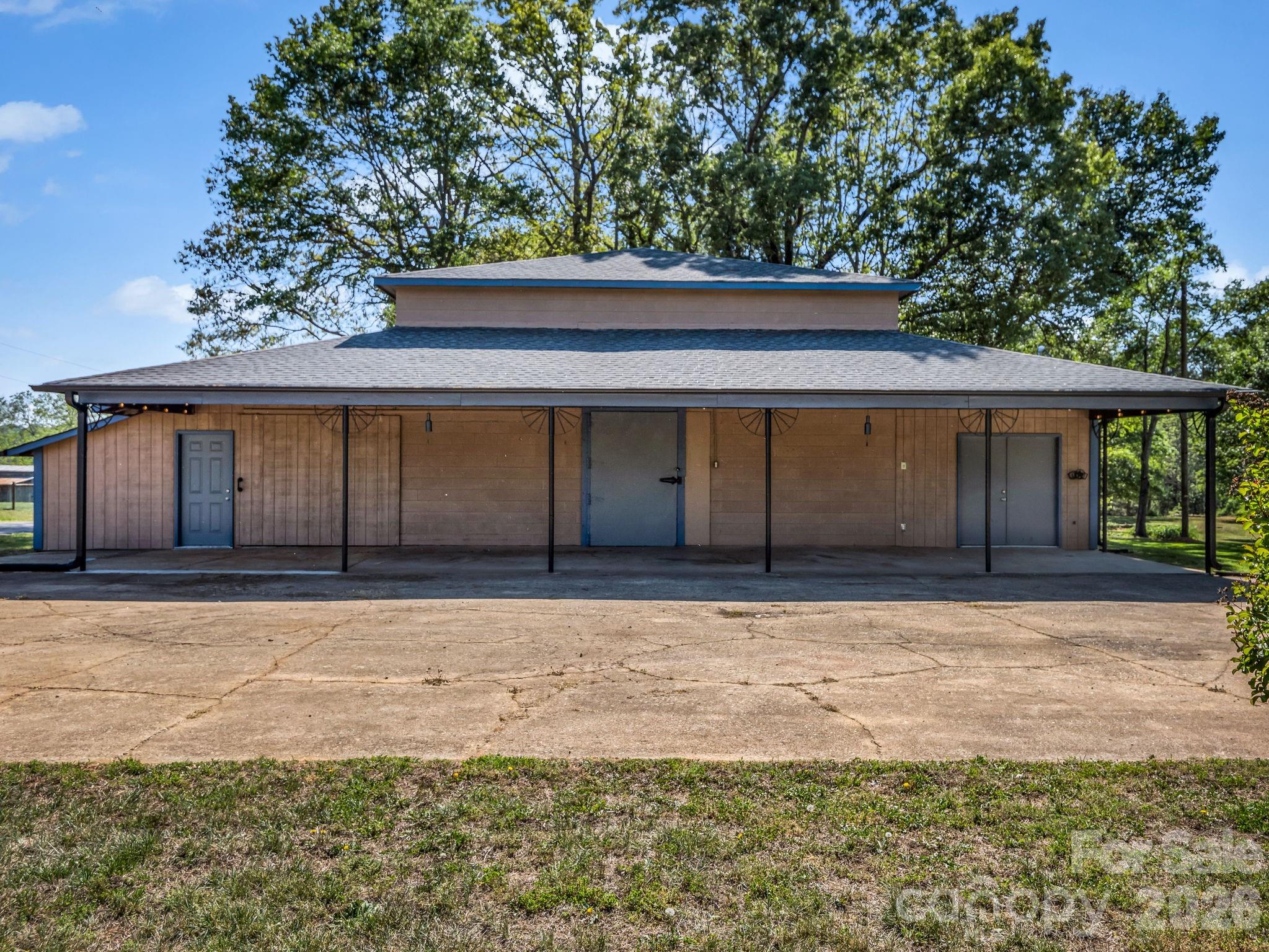 main property photo 32