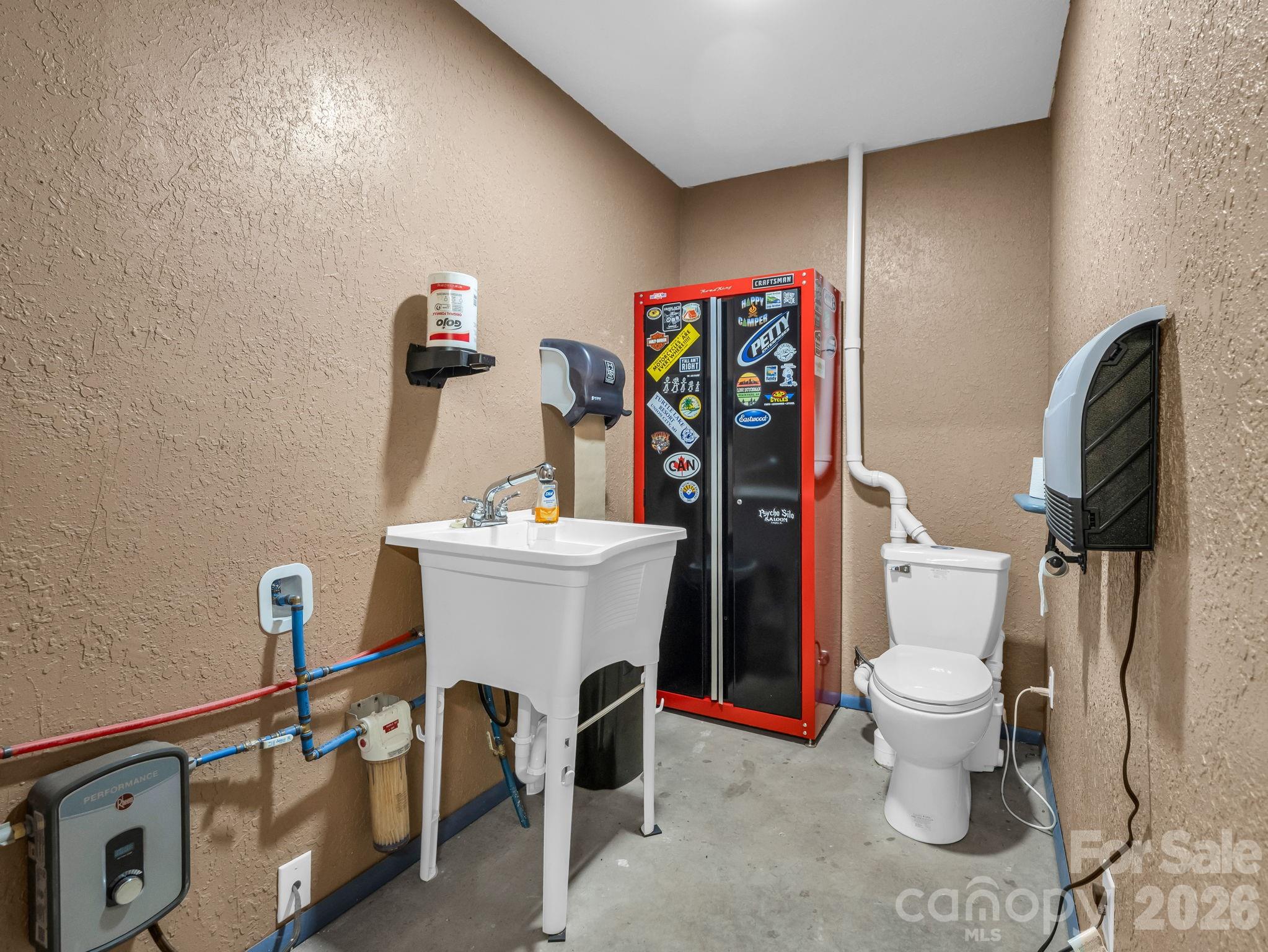 main property photo 35