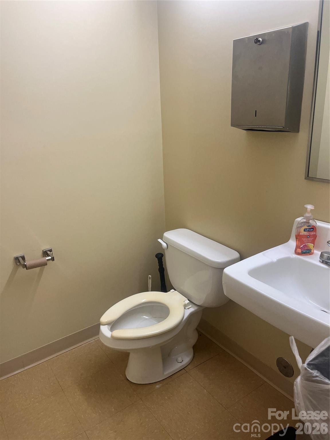 main property photo 27