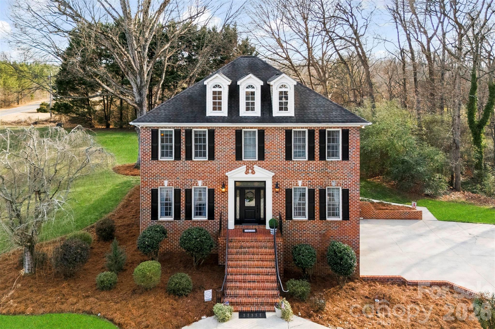 main property photo 4