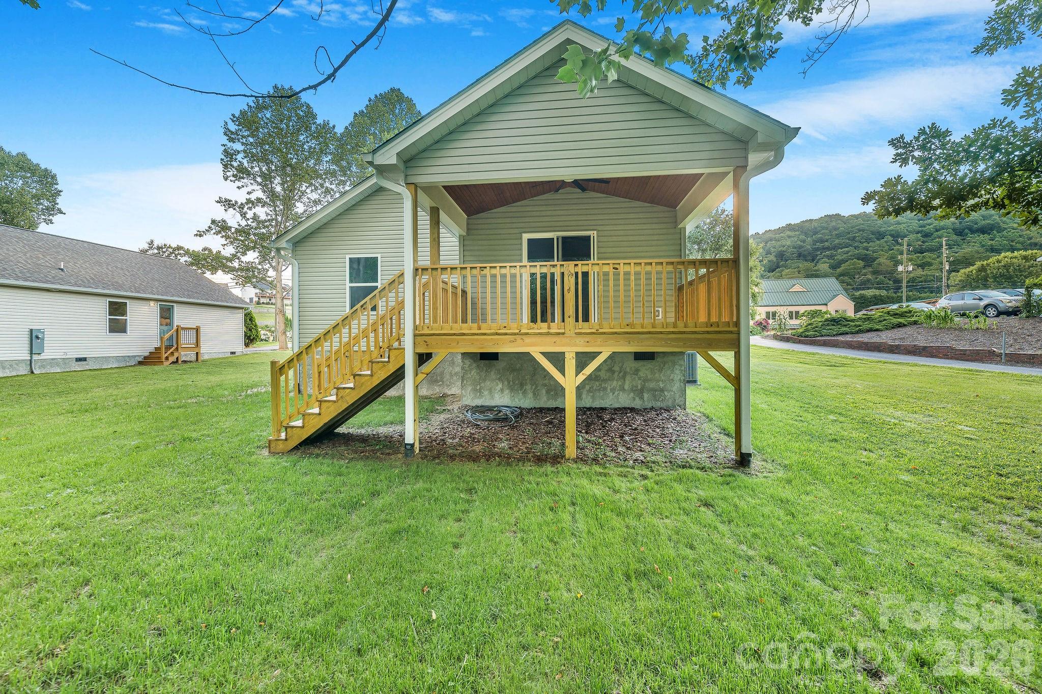 main property photo 31