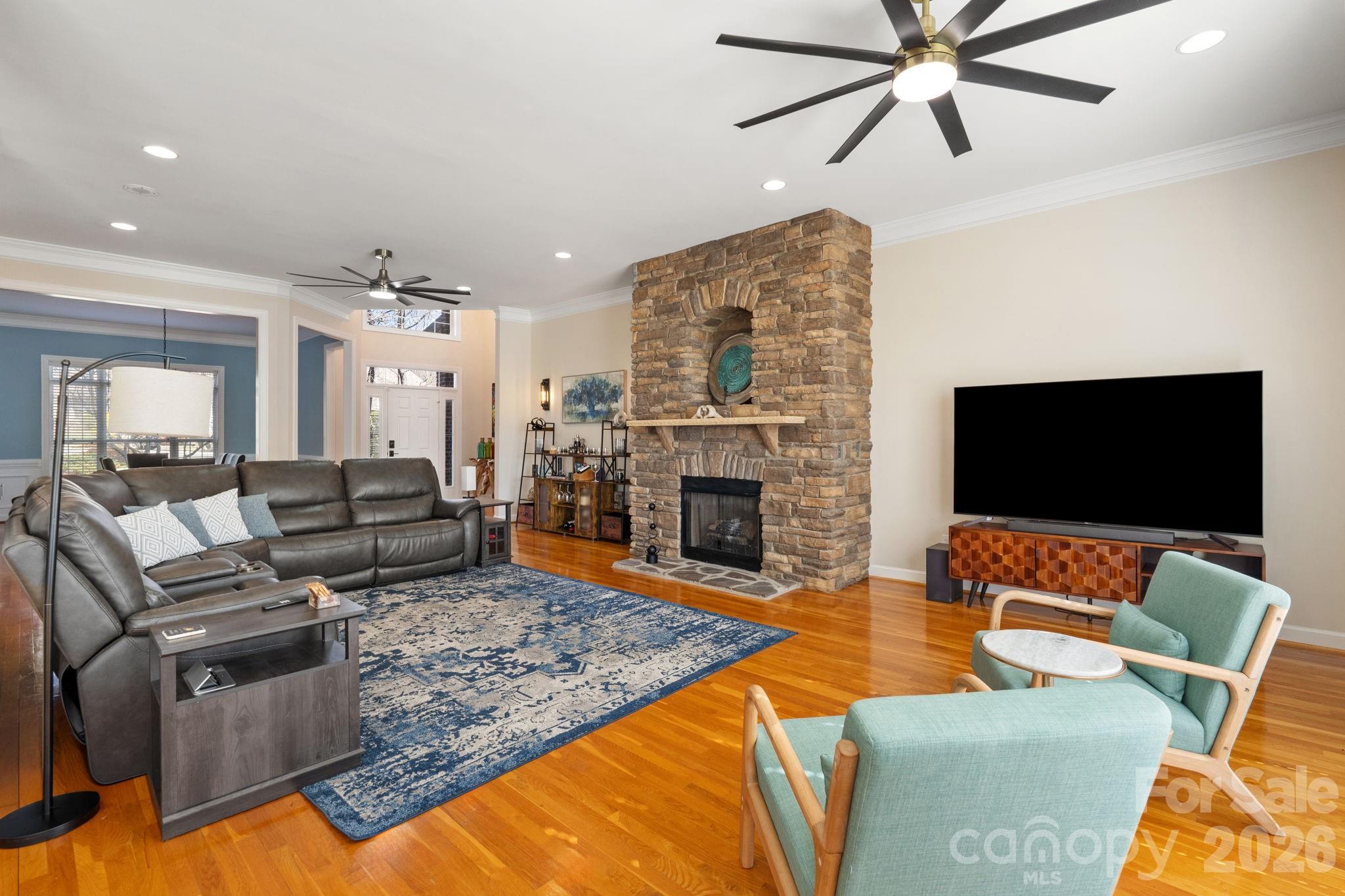 main property photo 12