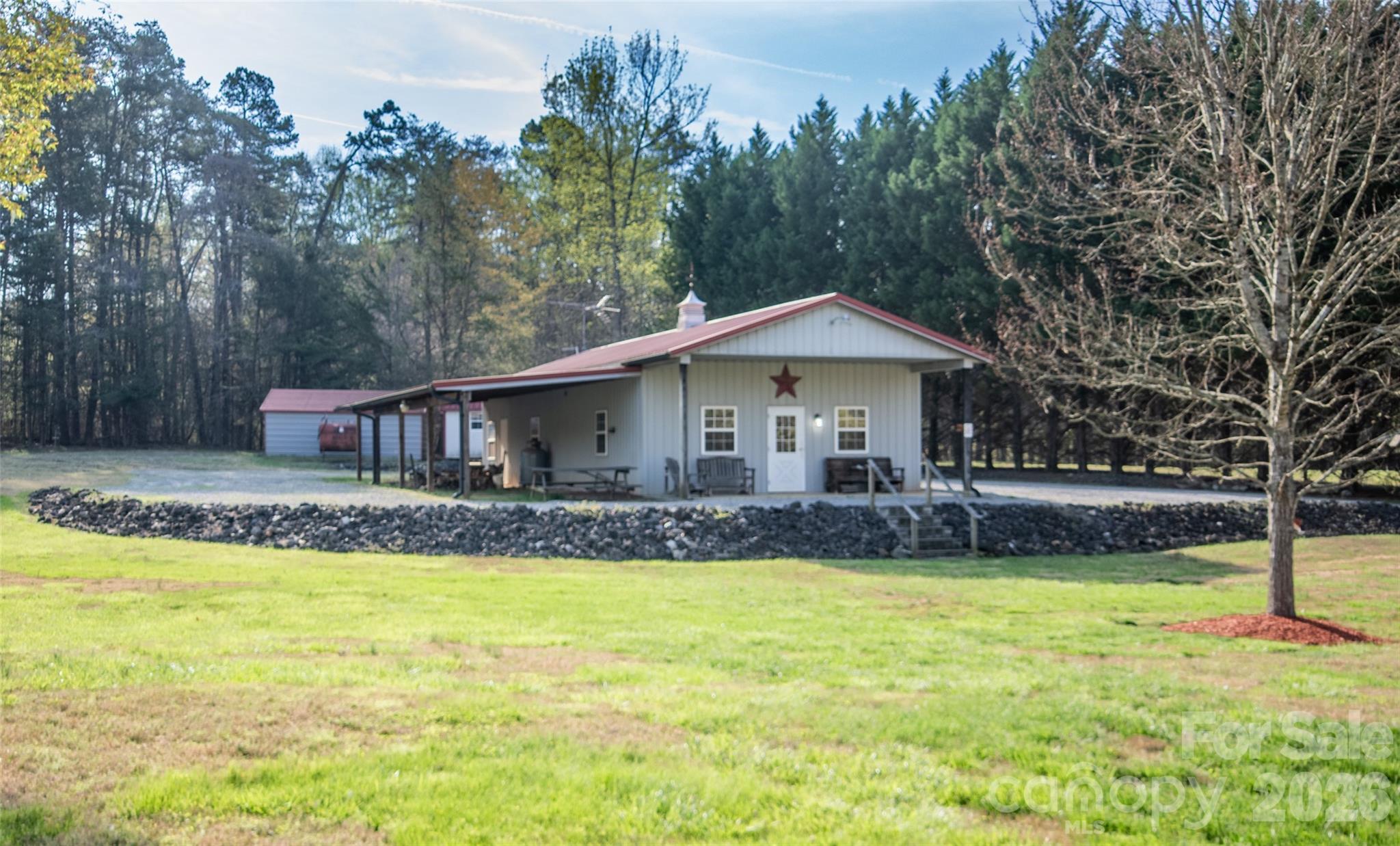 main property photo 30