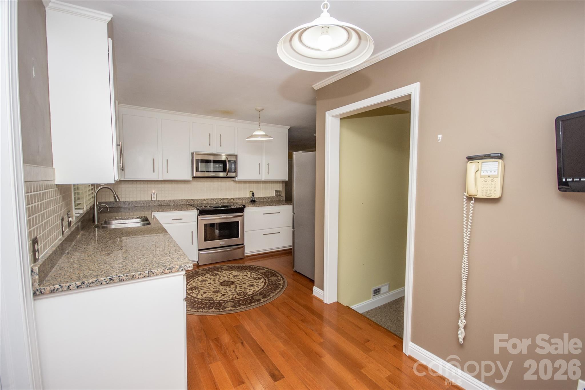 main property photo 9