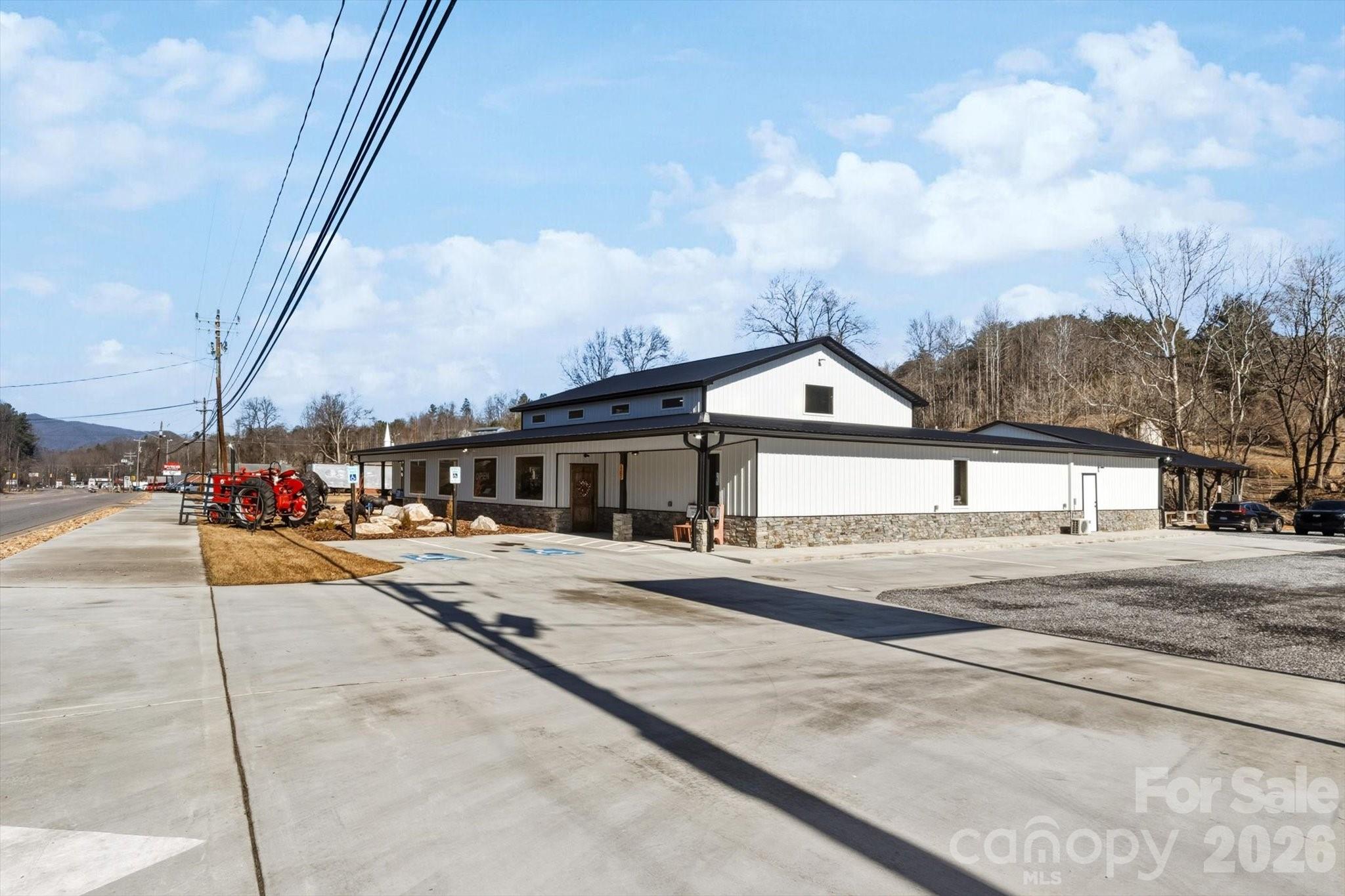 main property photo 33