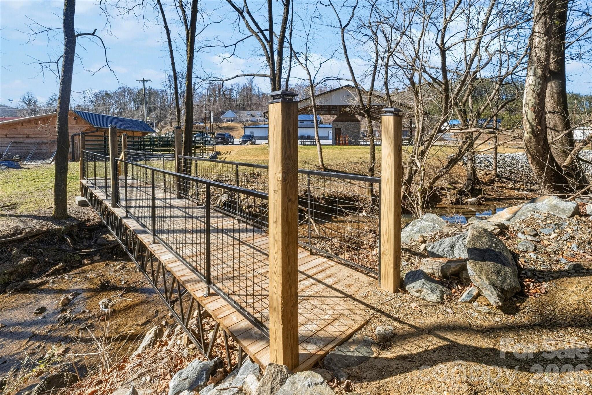 main property photo 40