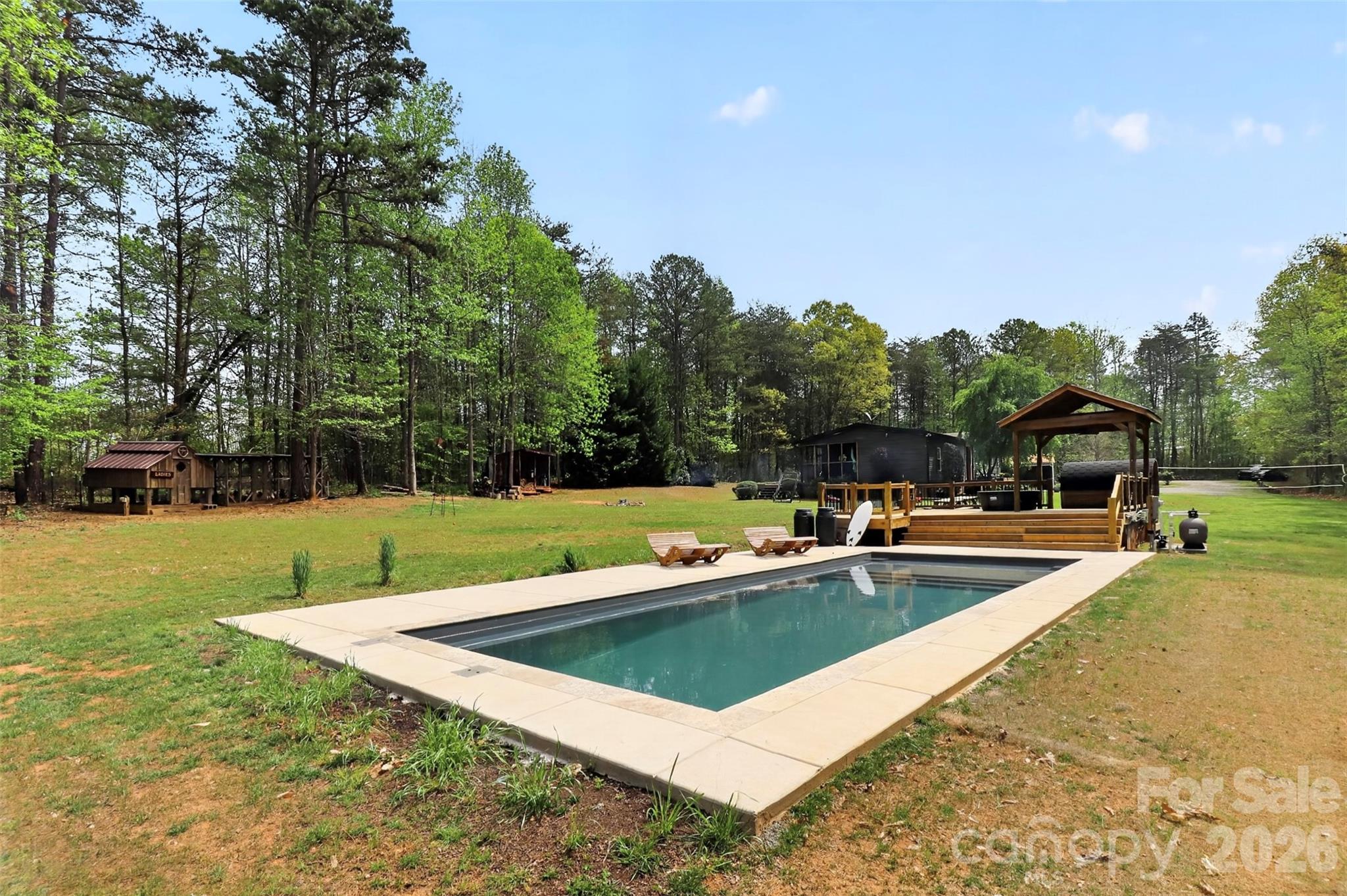 main property photo 32