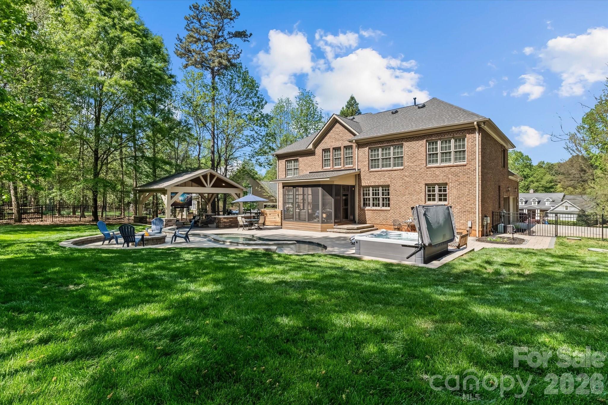 main property photo 5