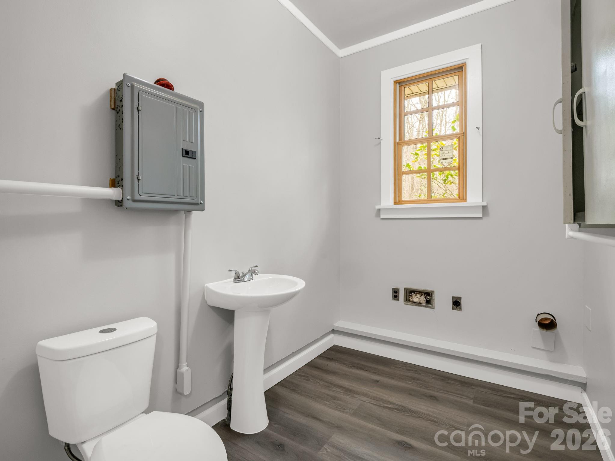 main property photo 28