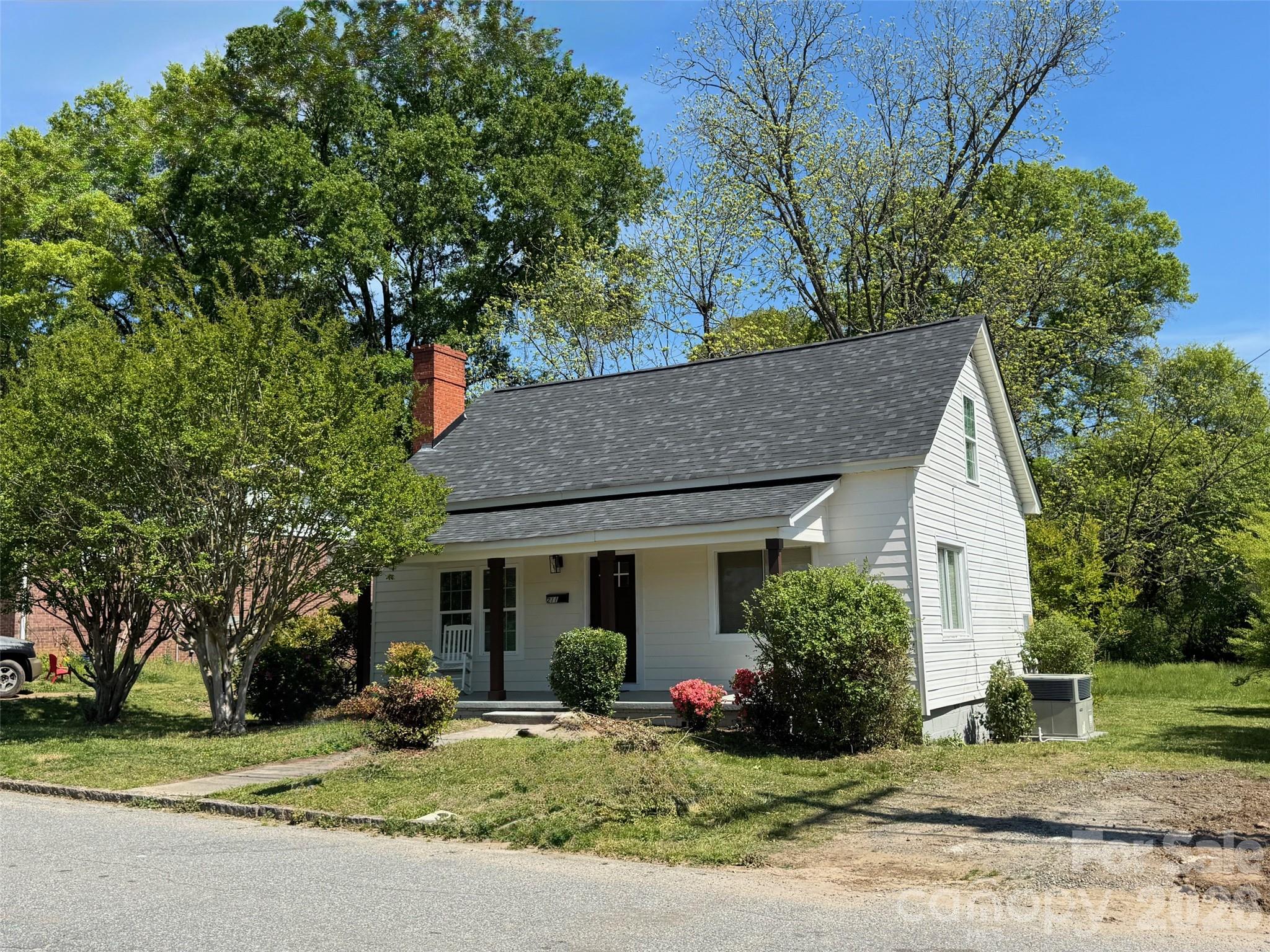 main property photo 19