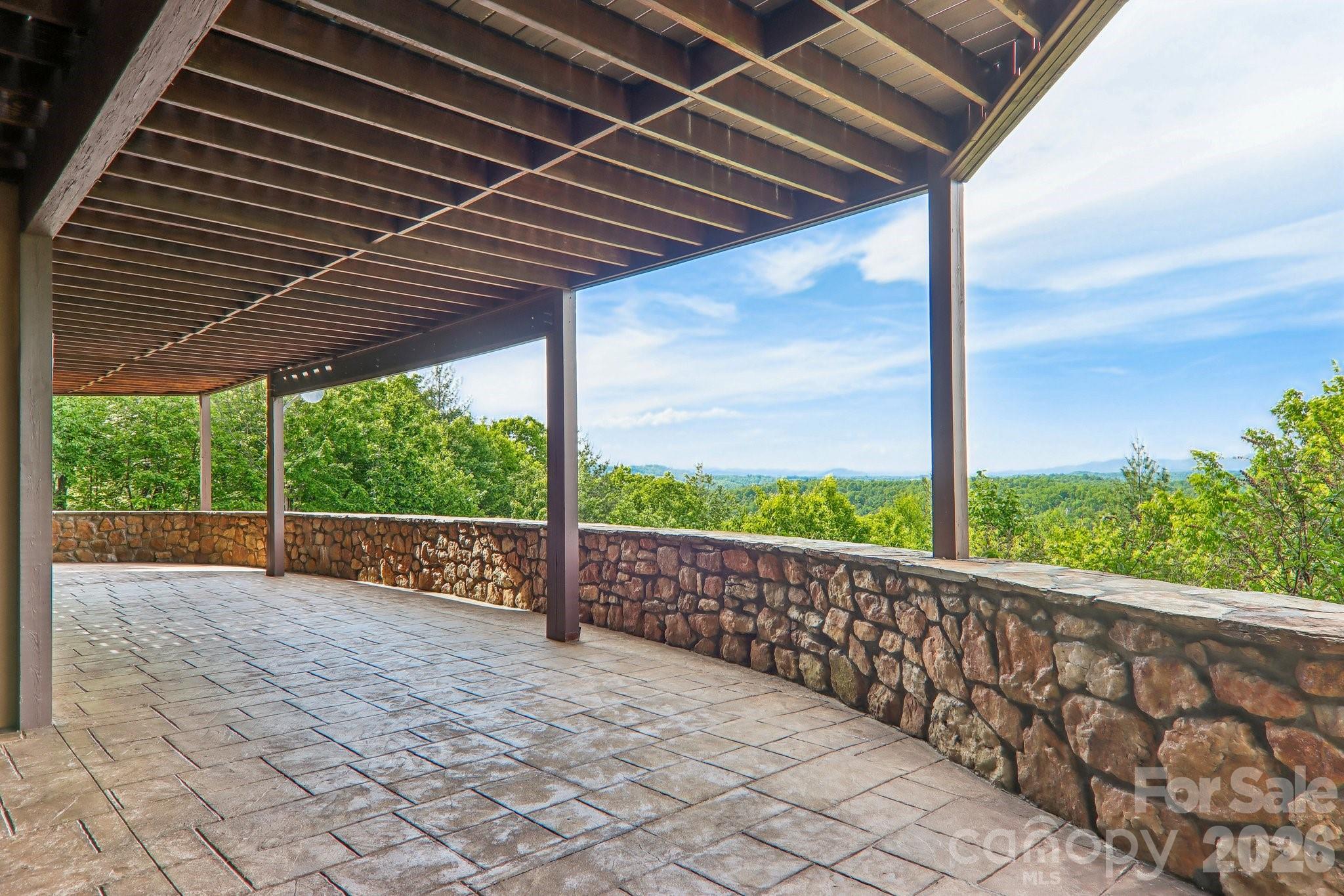 main property photo 40