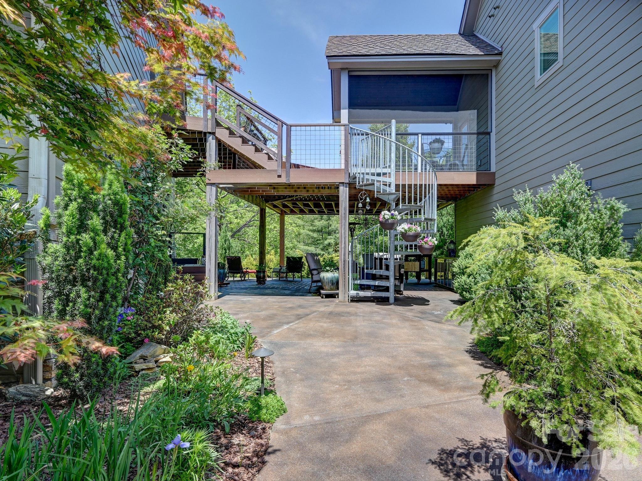 main property photo 44