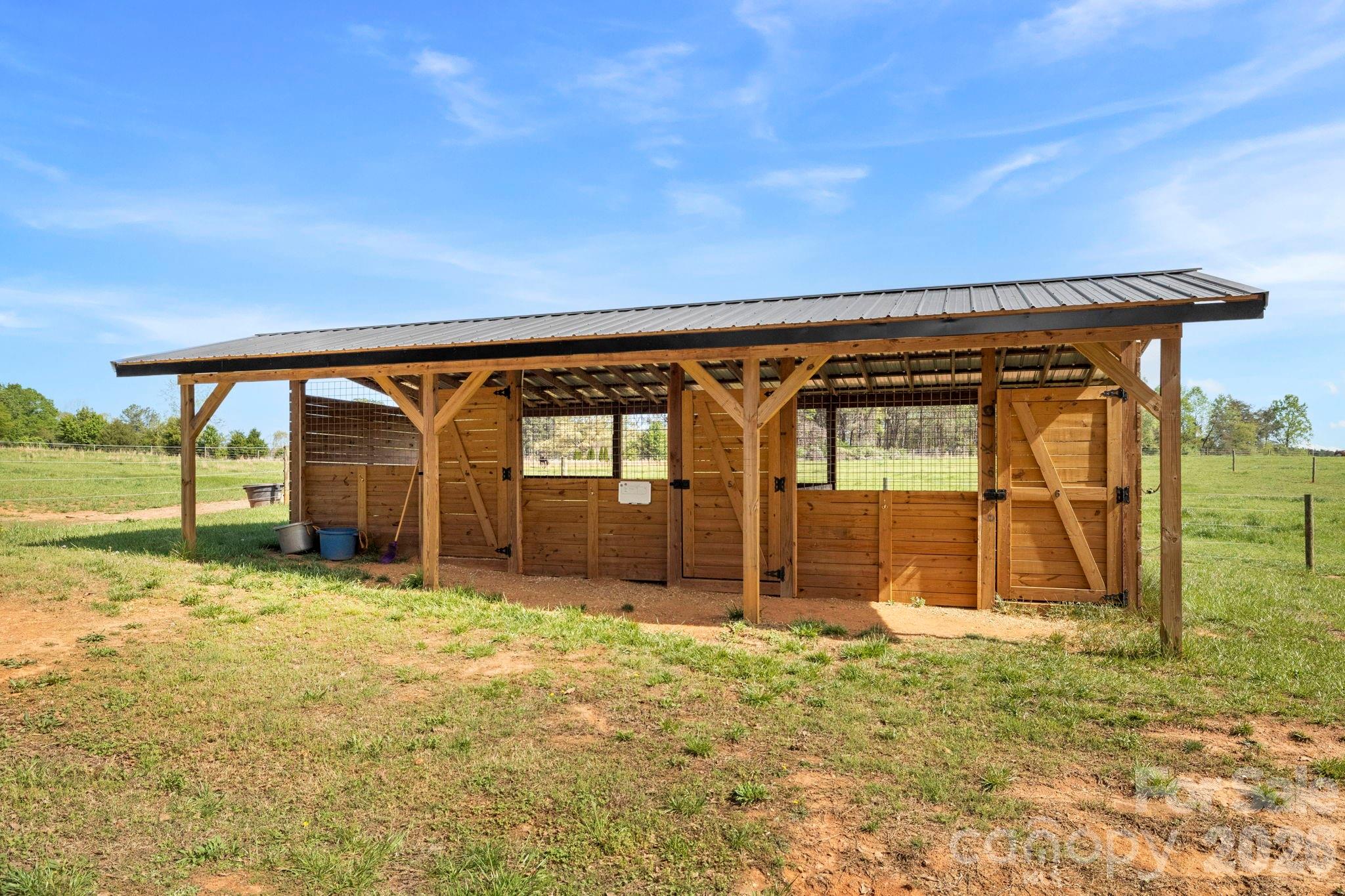 main property photo 31