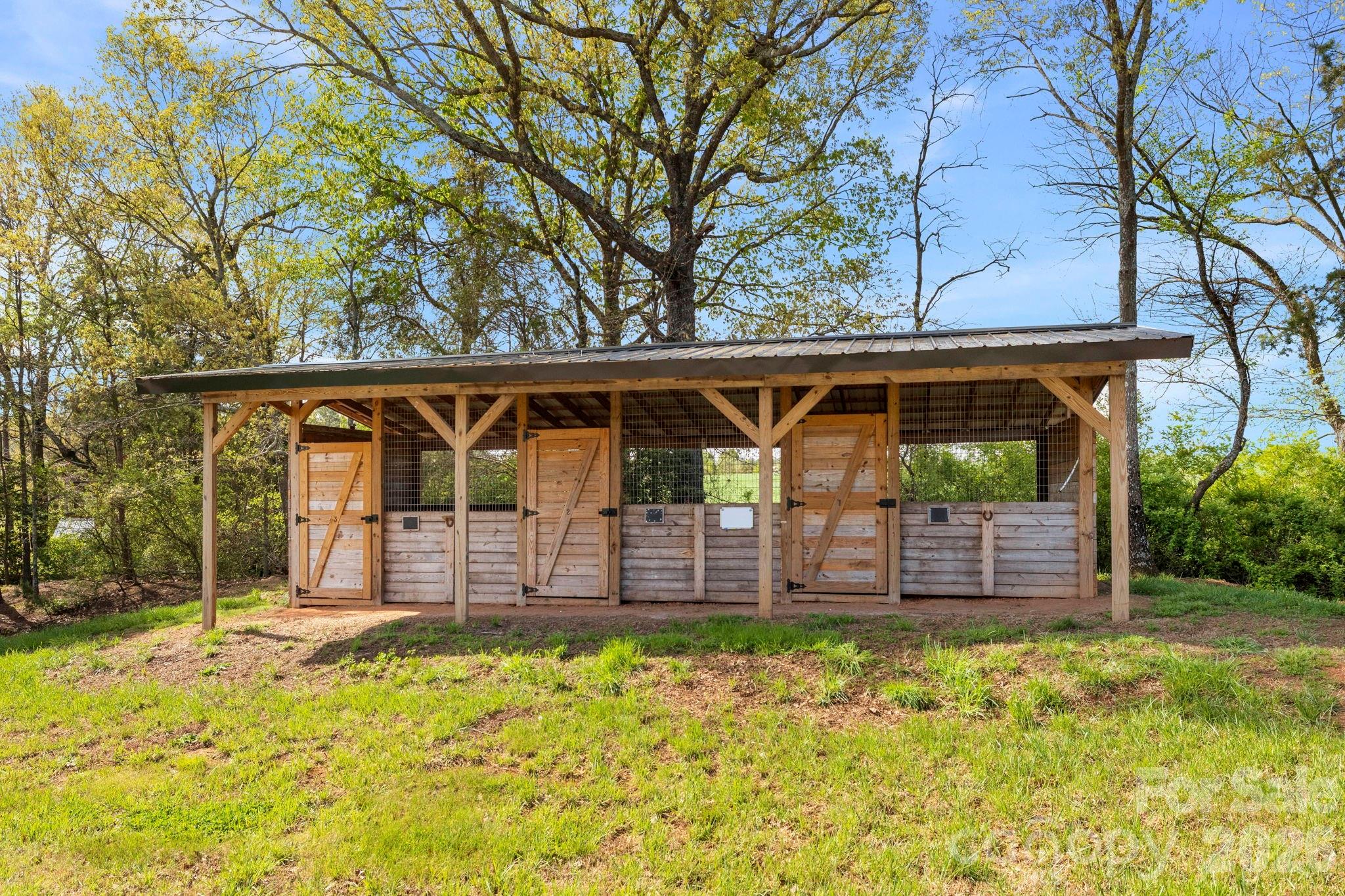 main property photo 37
