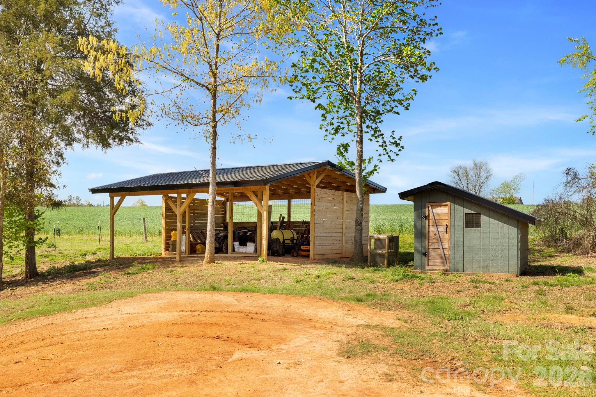 main property photo 39