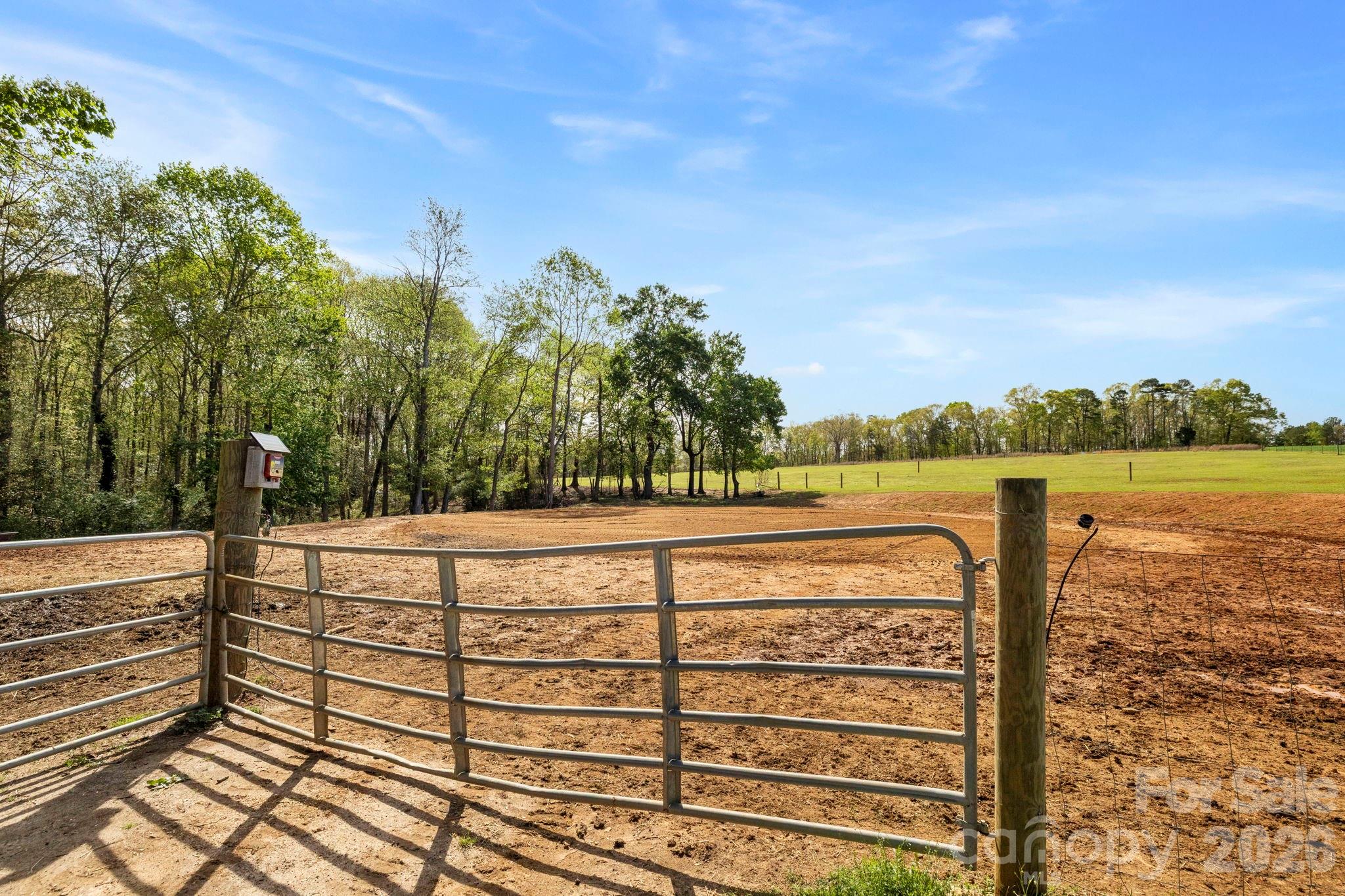 main property photo 40