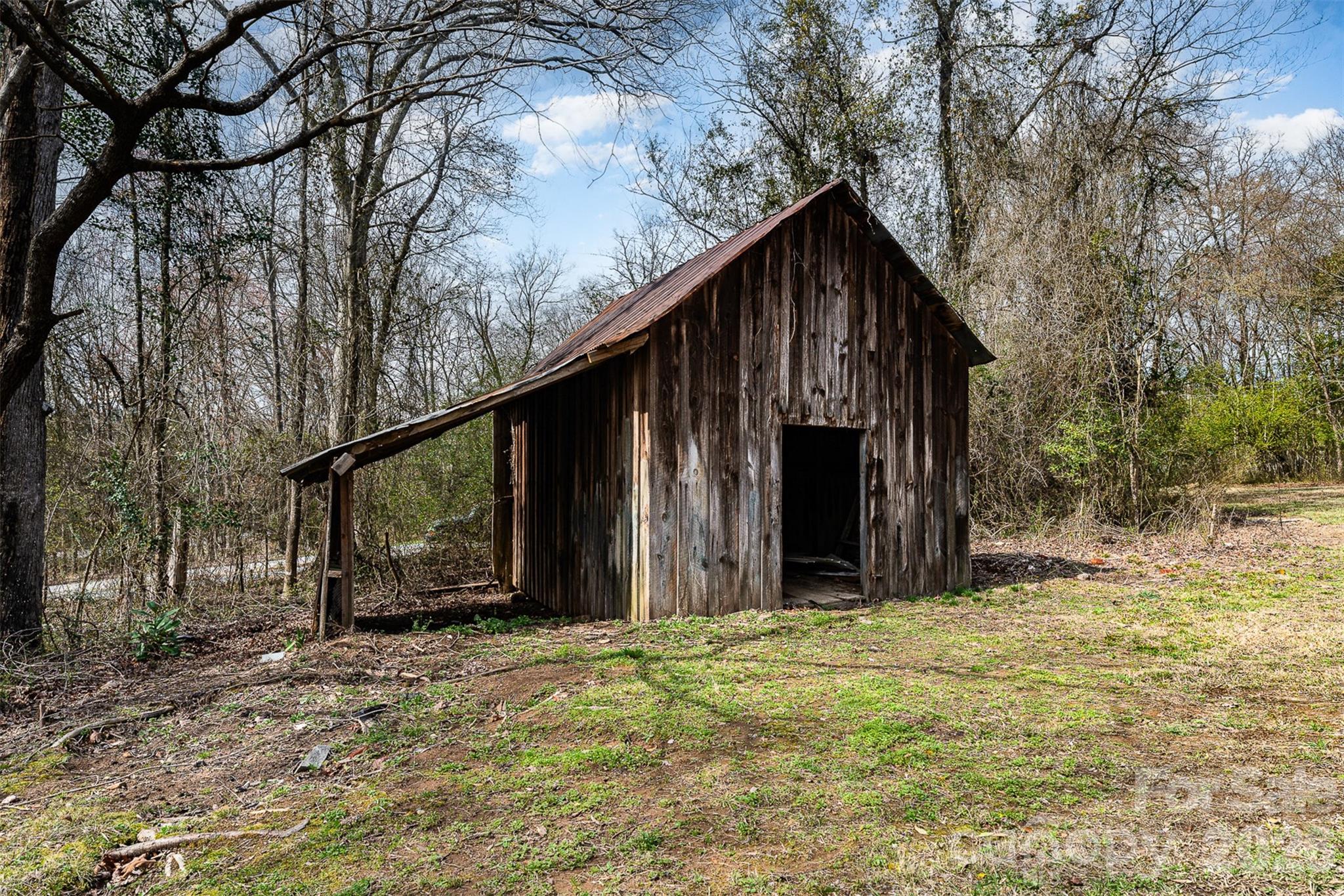 main property photo 35
