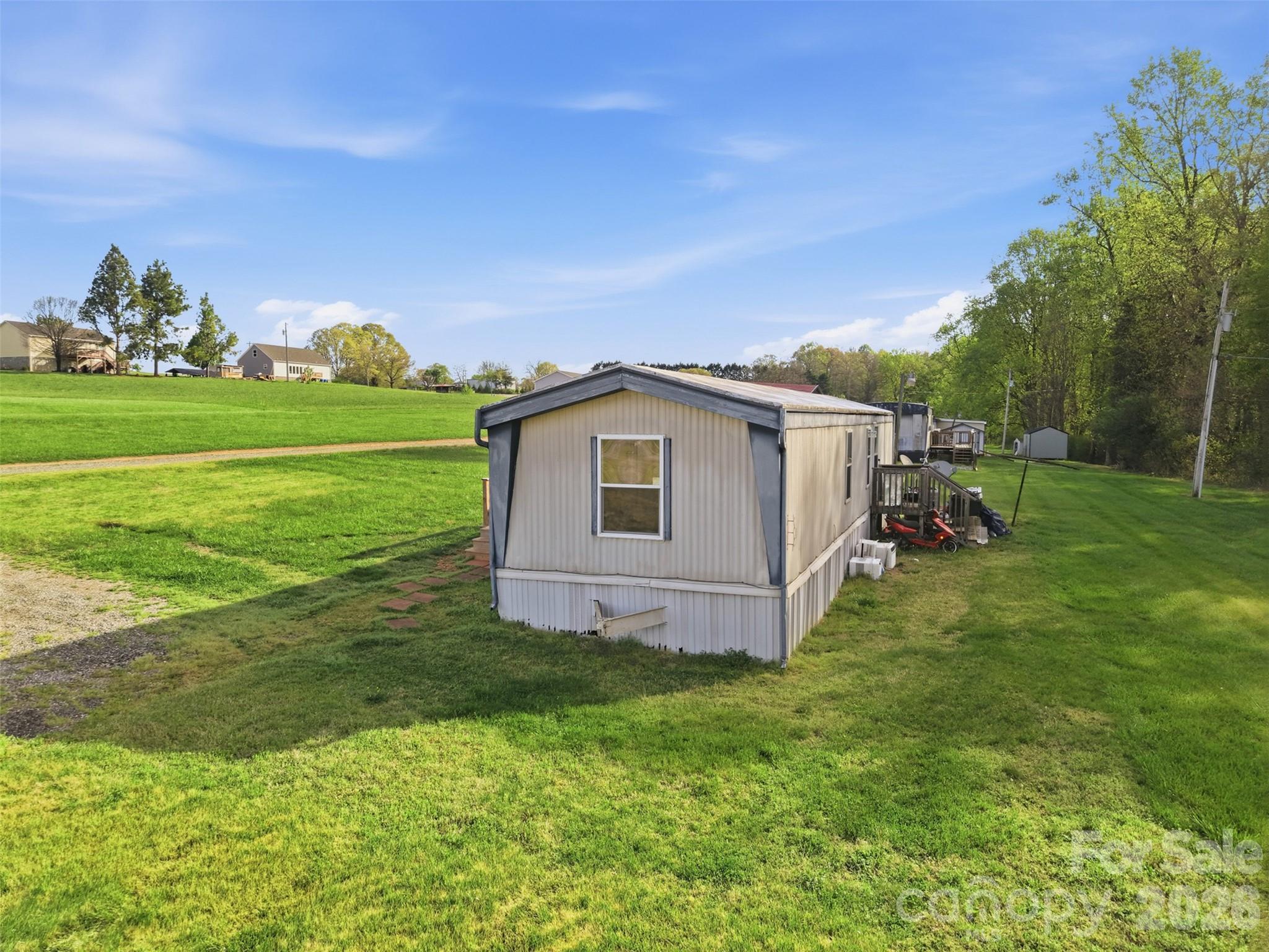 main property photo 10