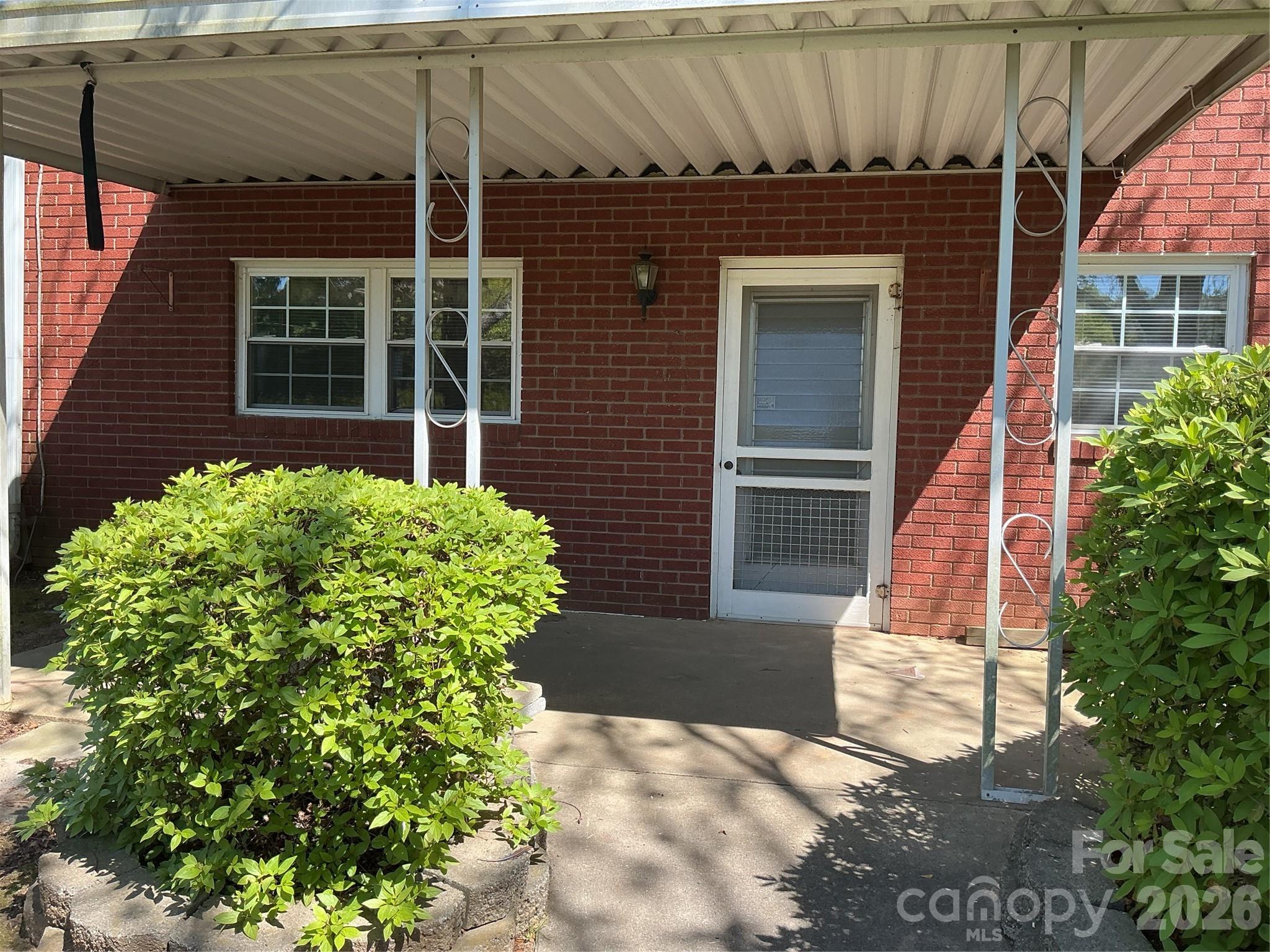 main property photo 16