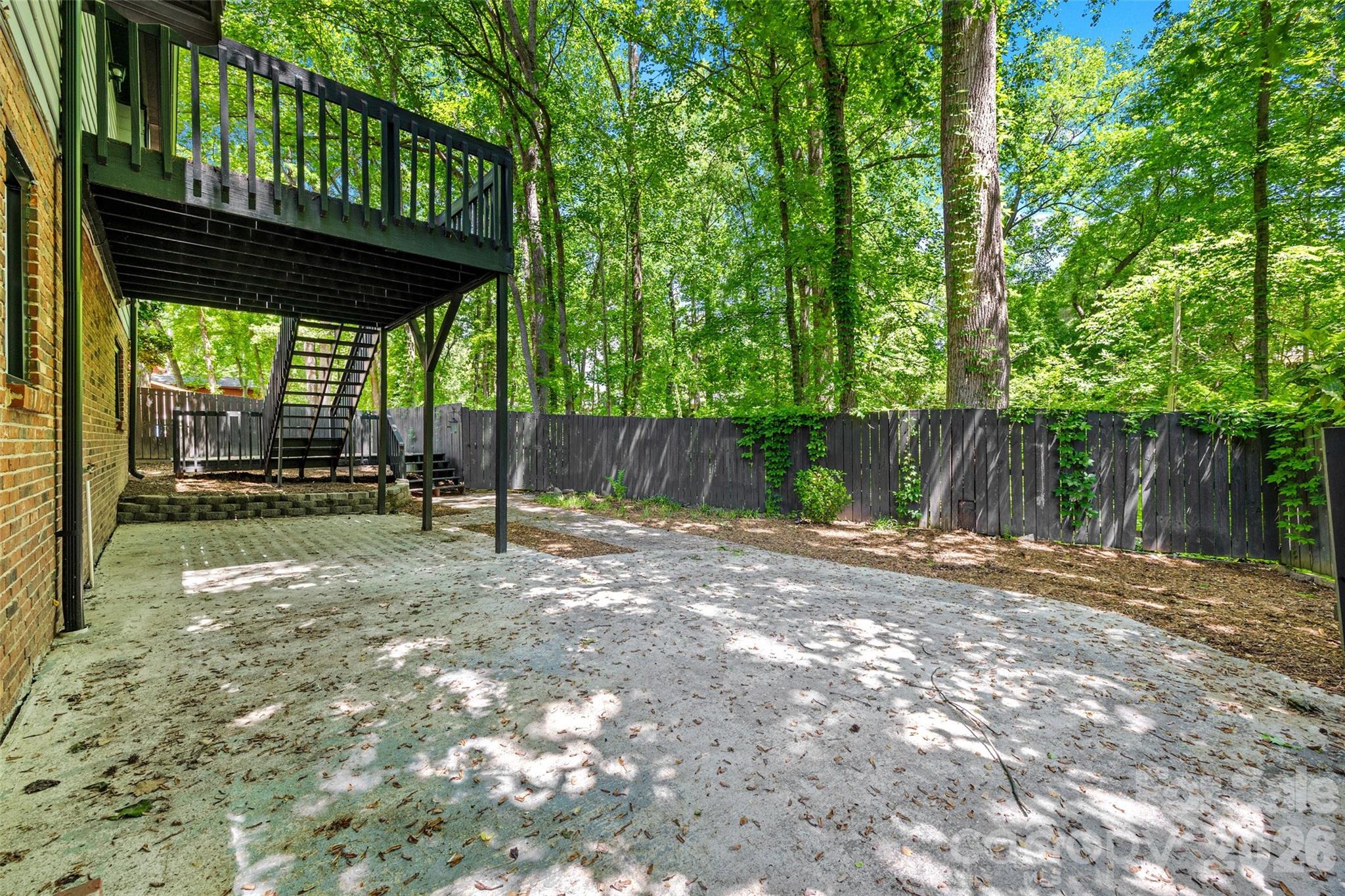 main property photo 32
