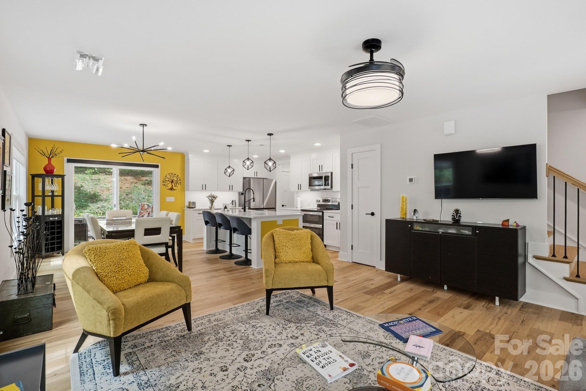 main property photo 8
