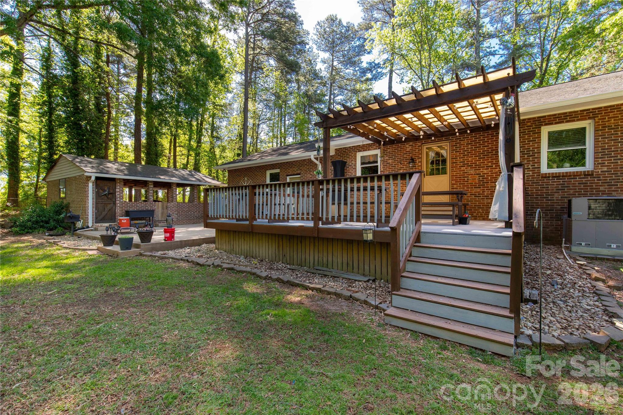 main property photo 32