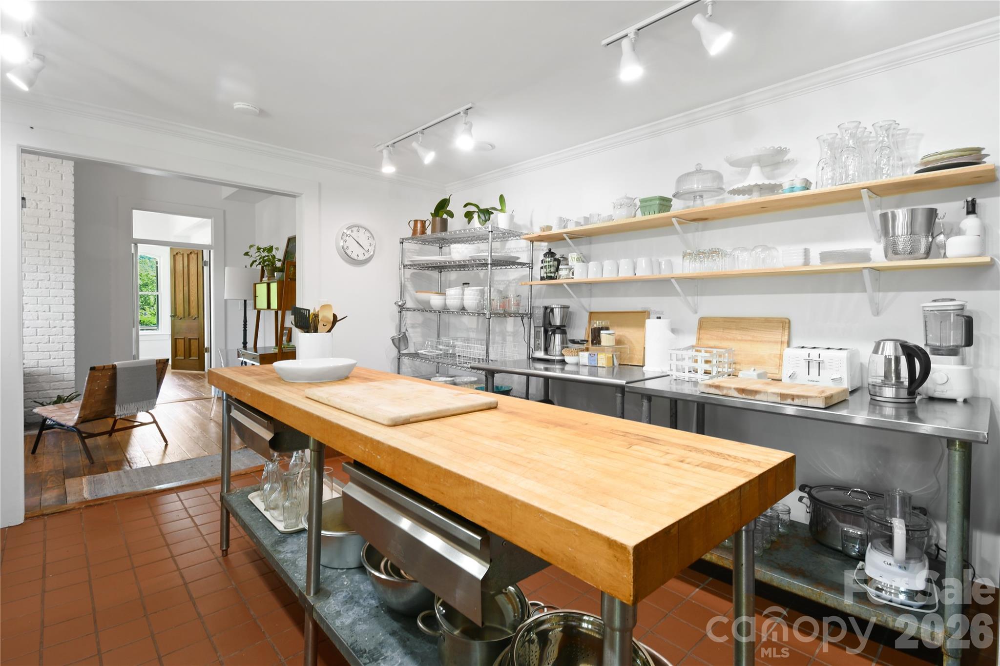 main property photo 18