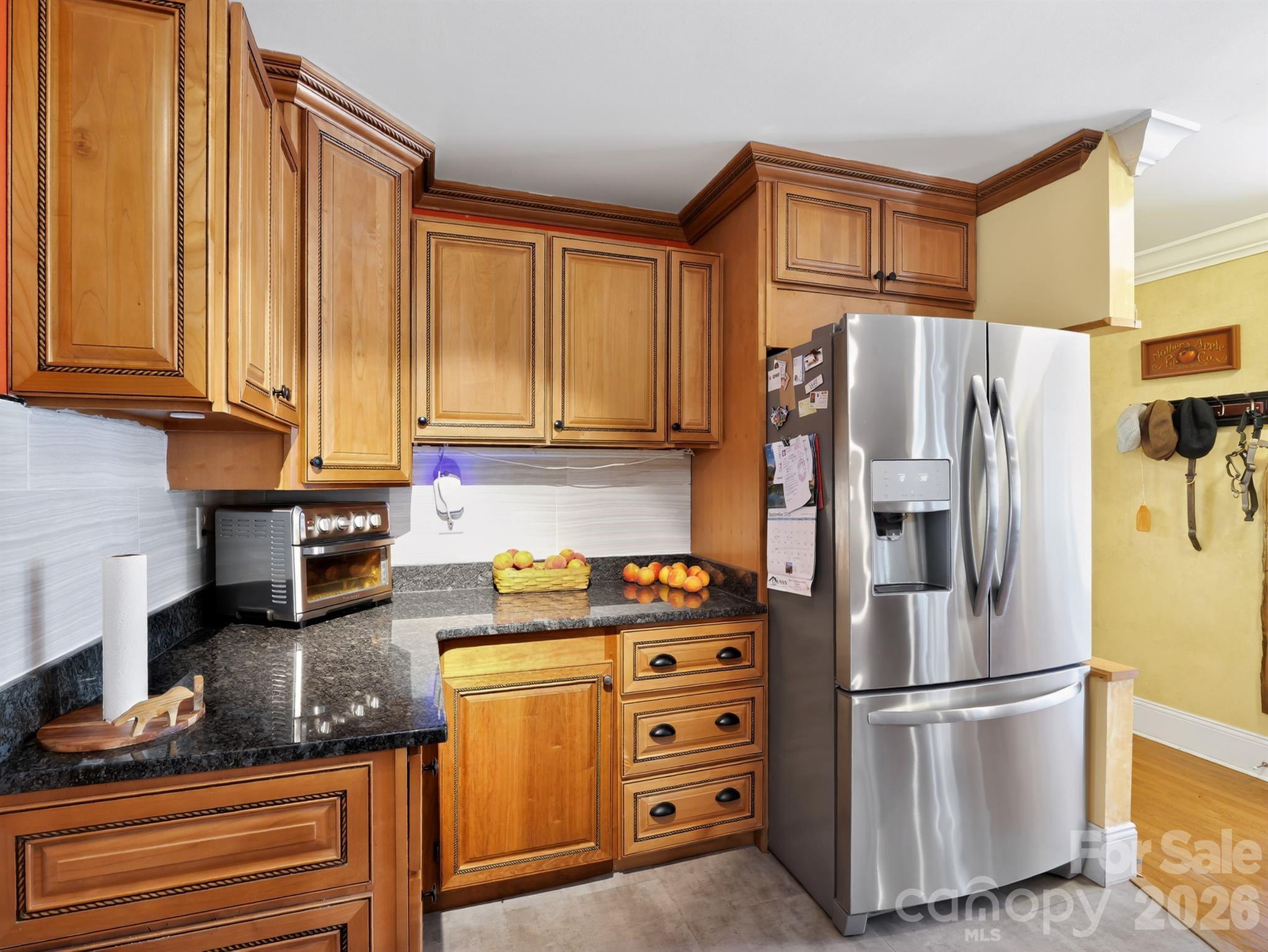 main property photo 6