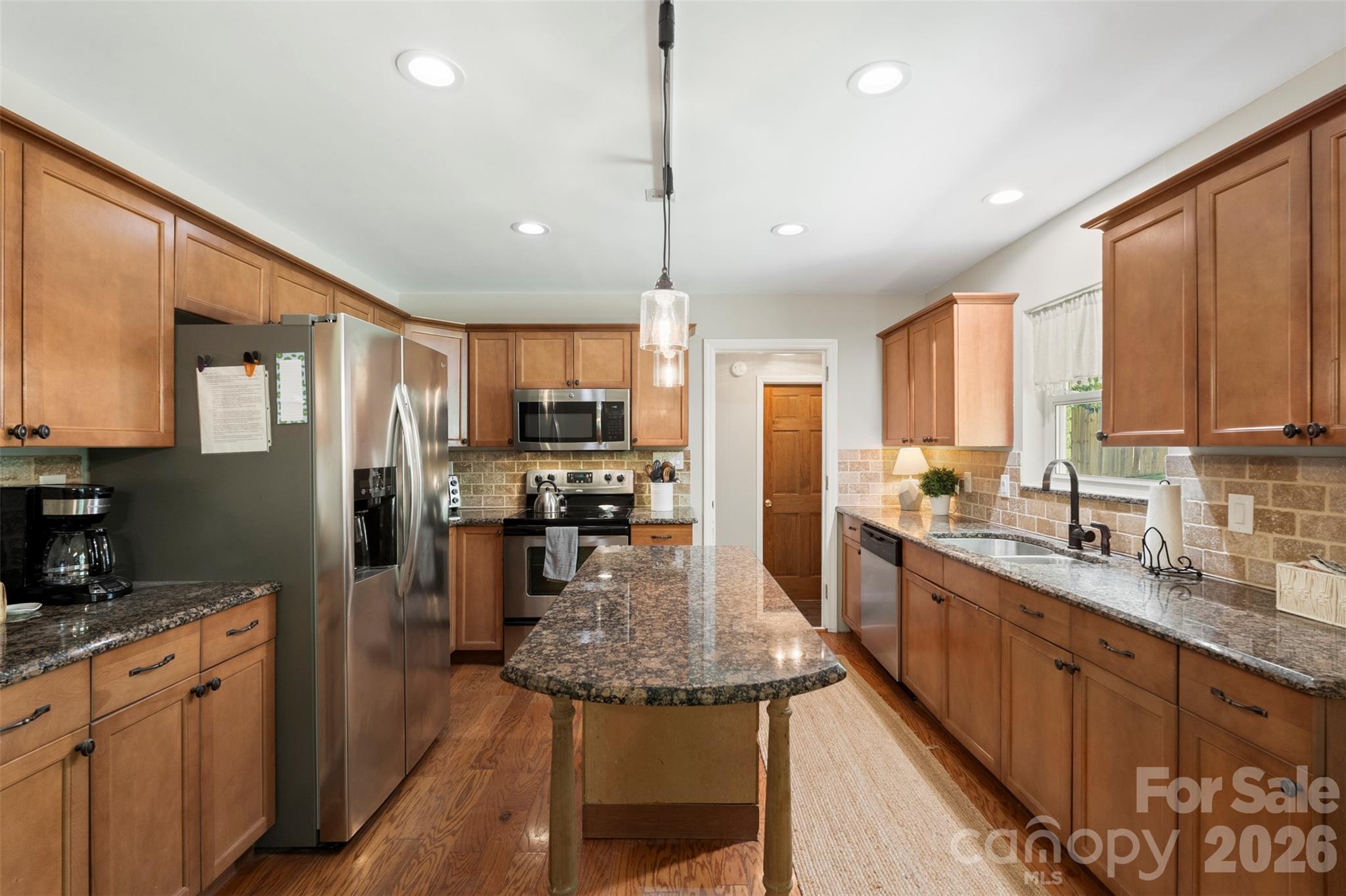 main property photo 10