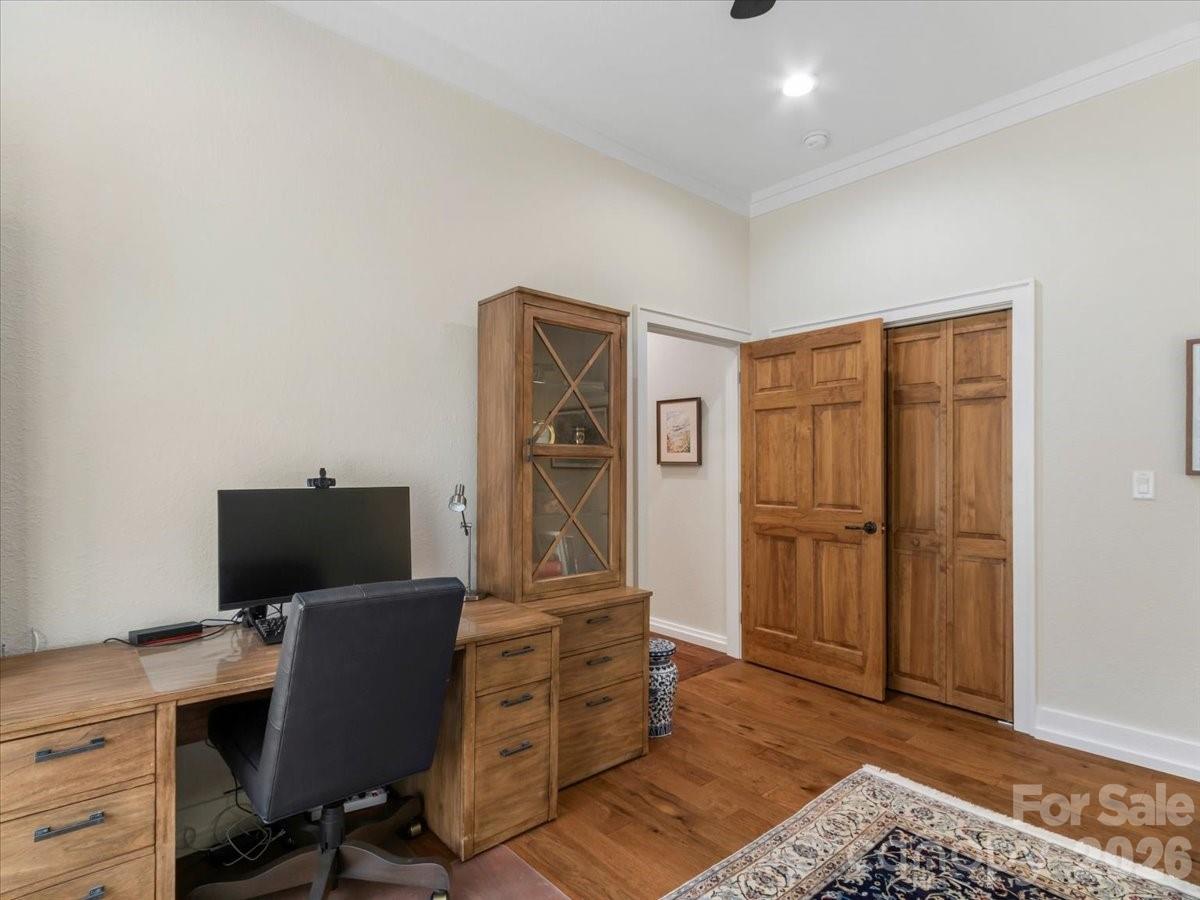 main property photo 30