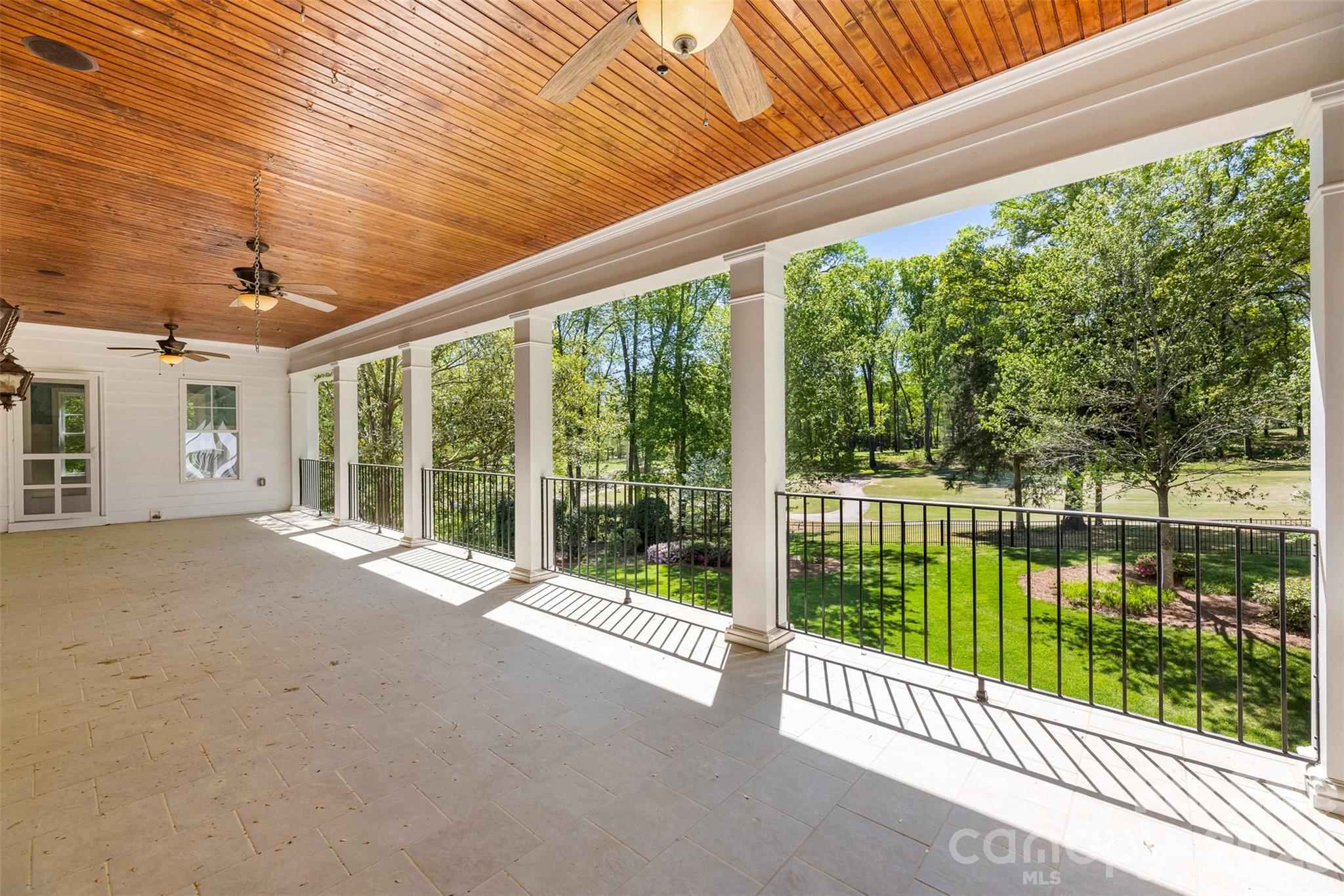main property photo 40