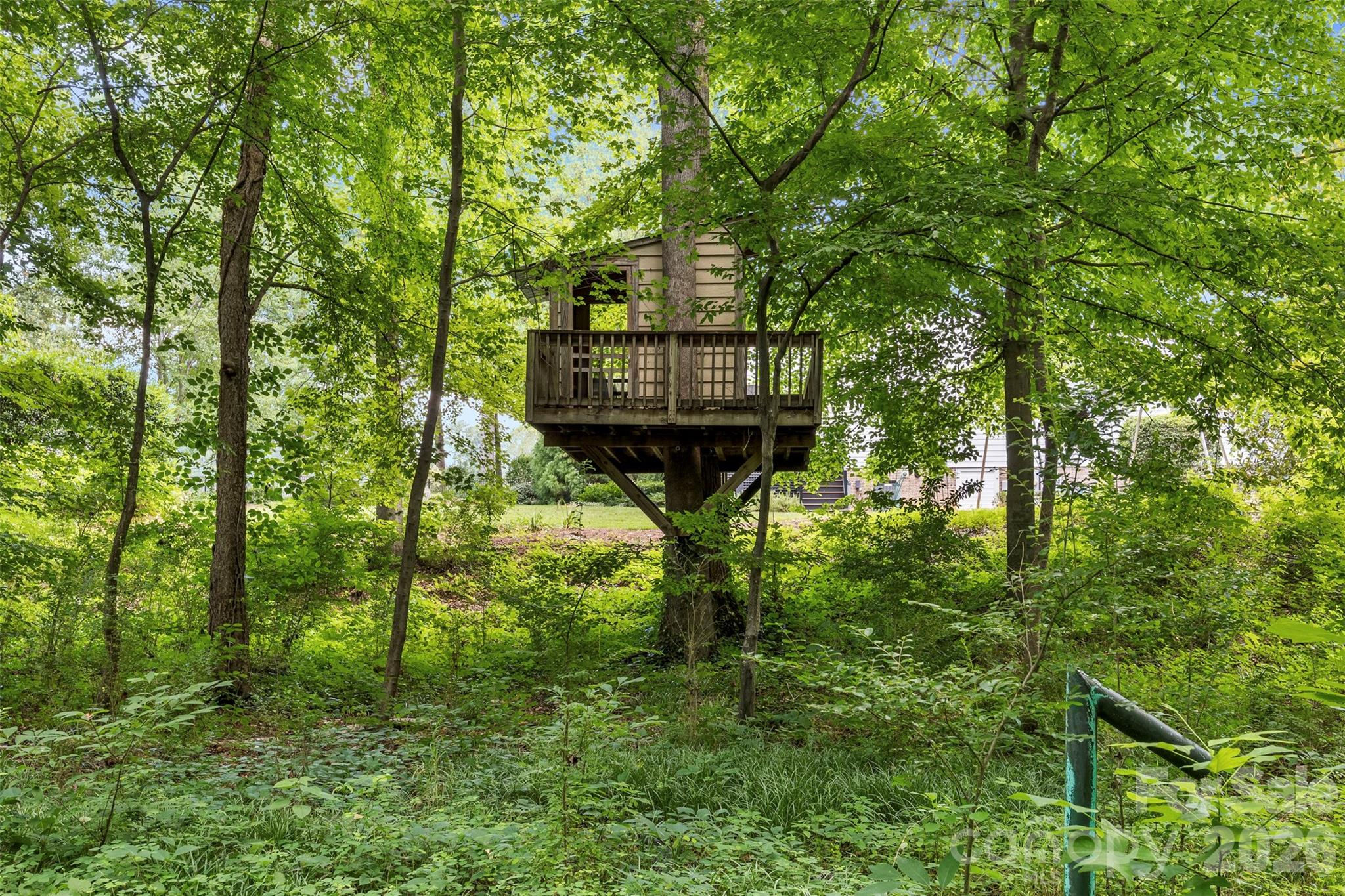 main property photo 45