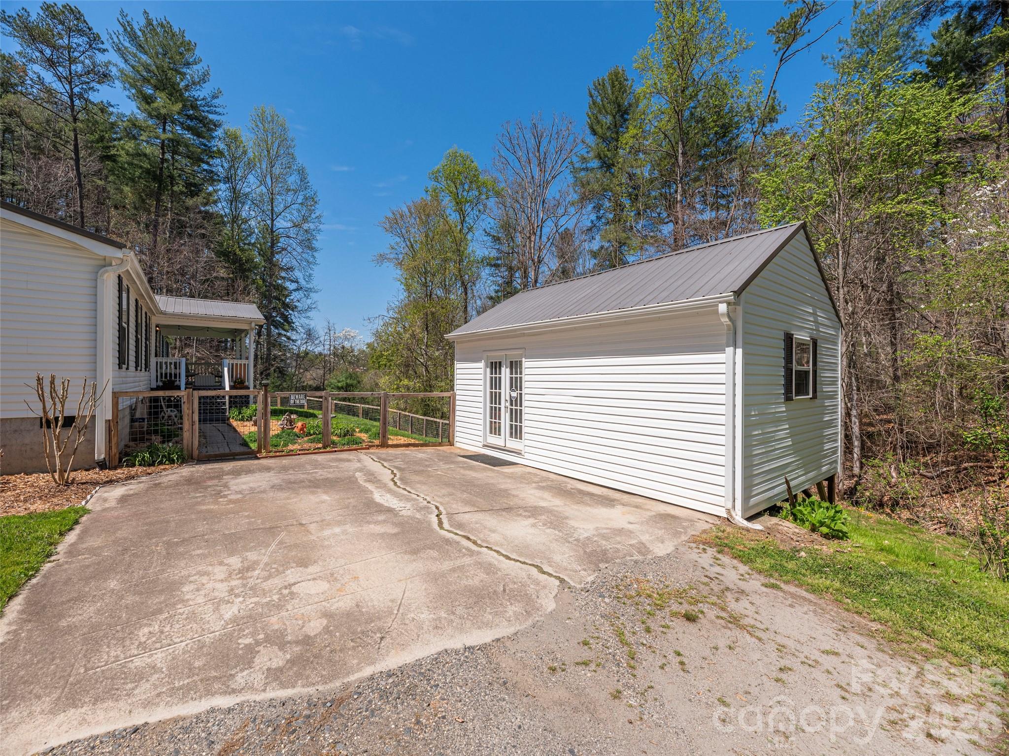 main property photo 27