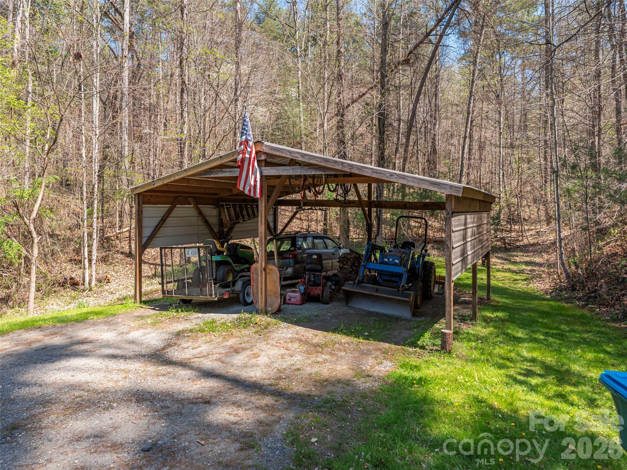 main property photo 31