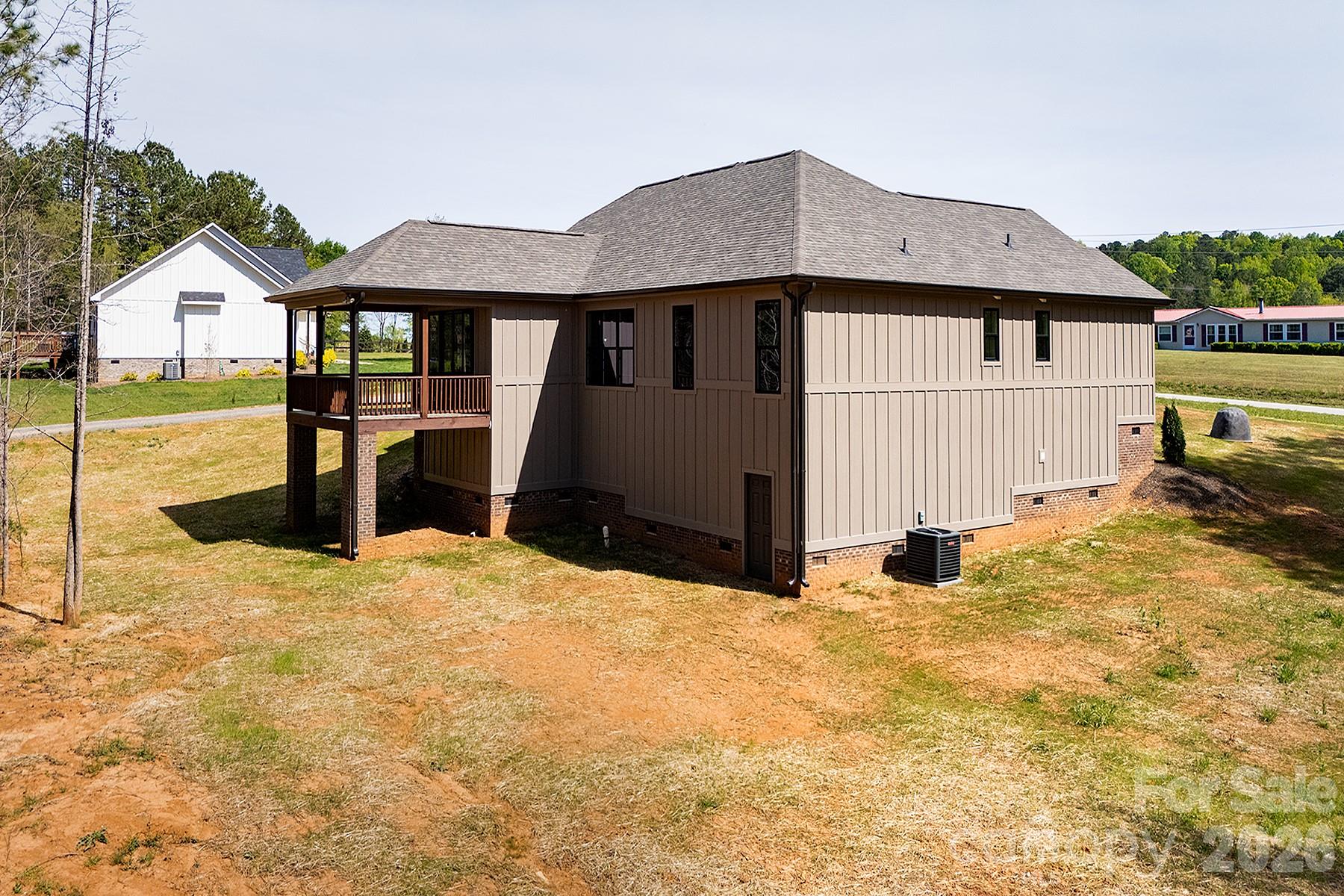 main property photo 33