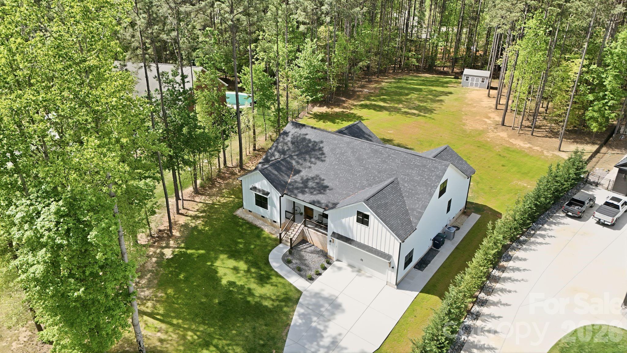 main property photo 40