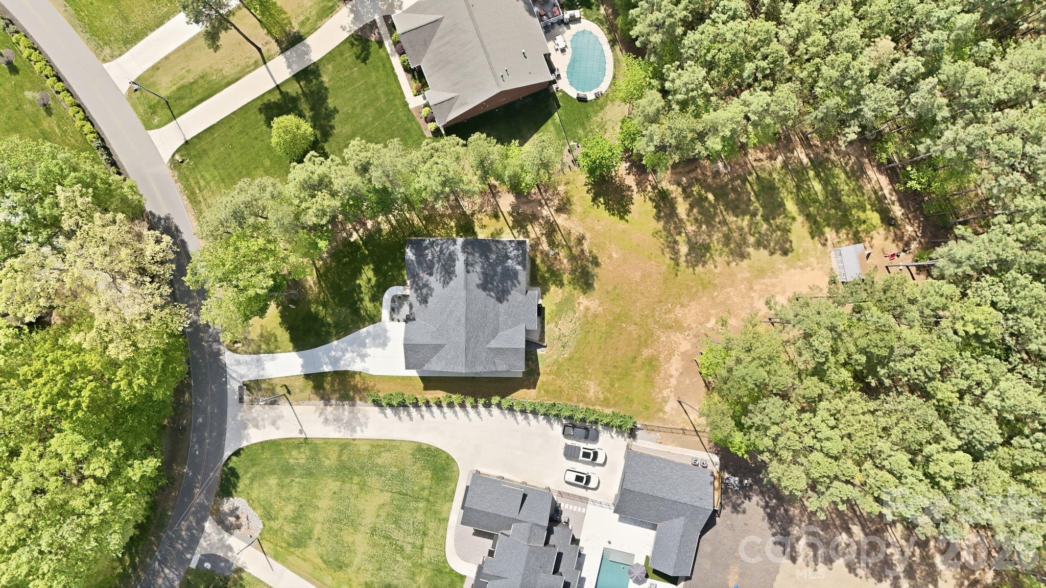 main property photo 41