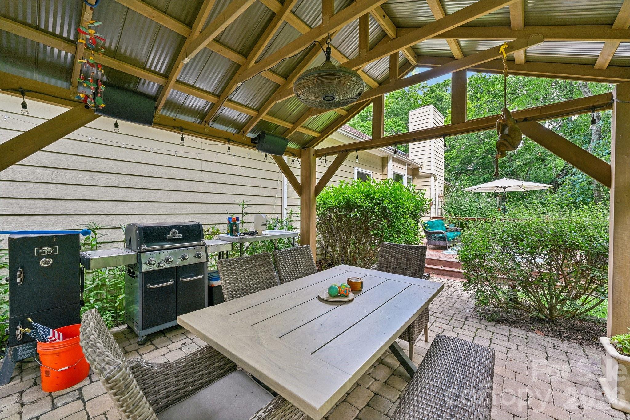 main property photo 38