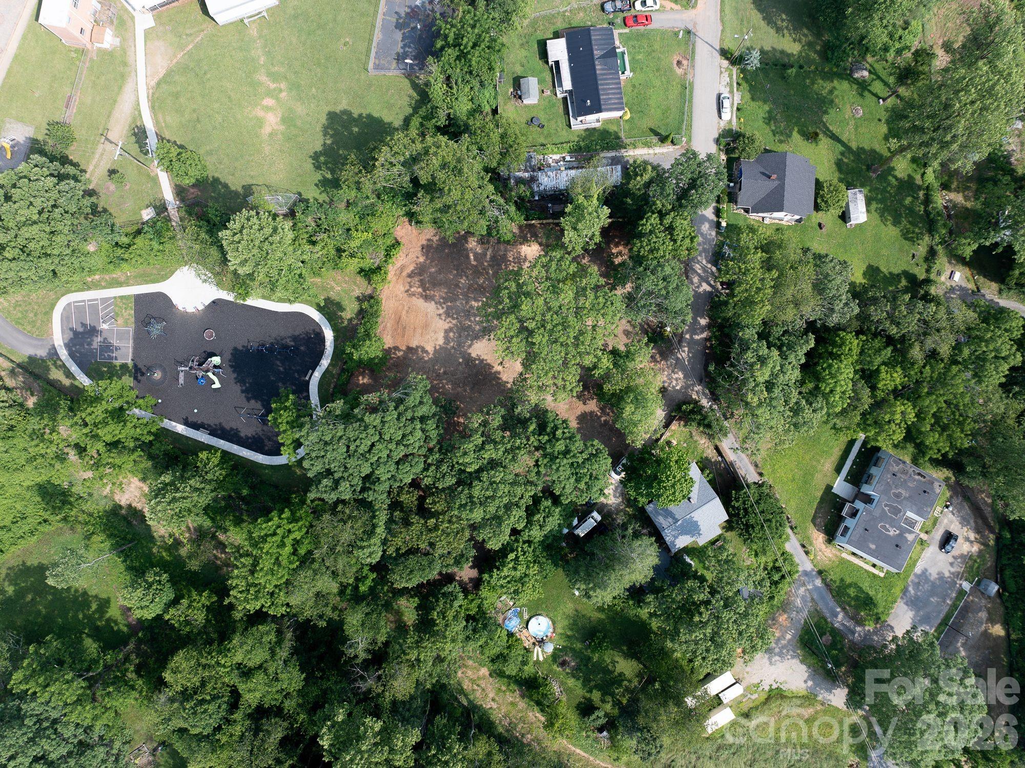 main property photo 11
