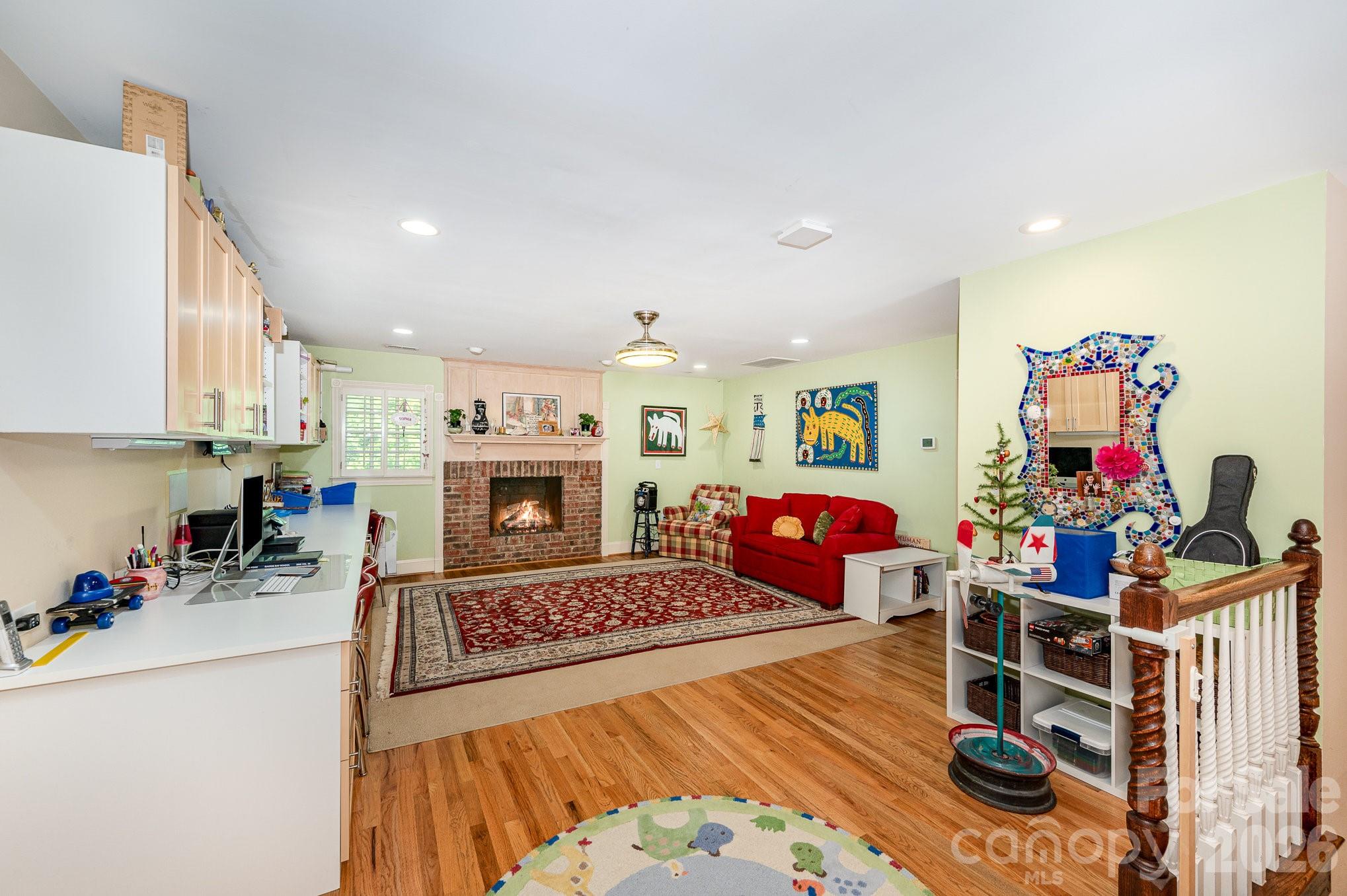 main property photo 24