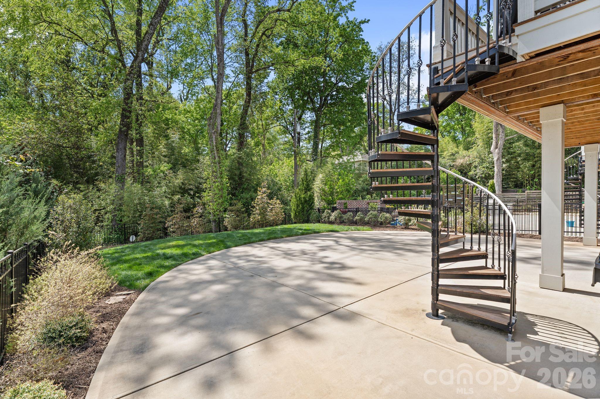 main property photo 29