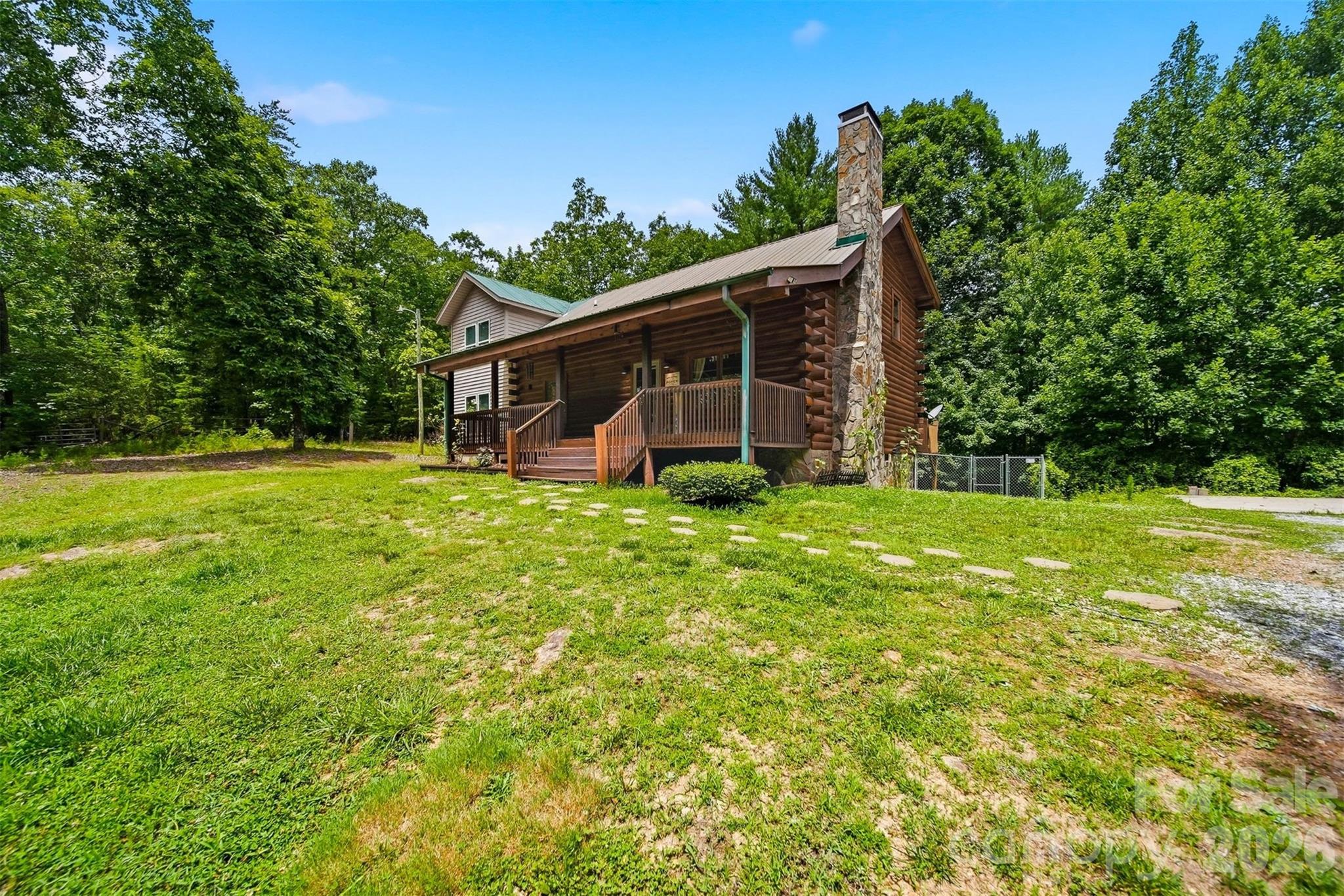 main property photo 28