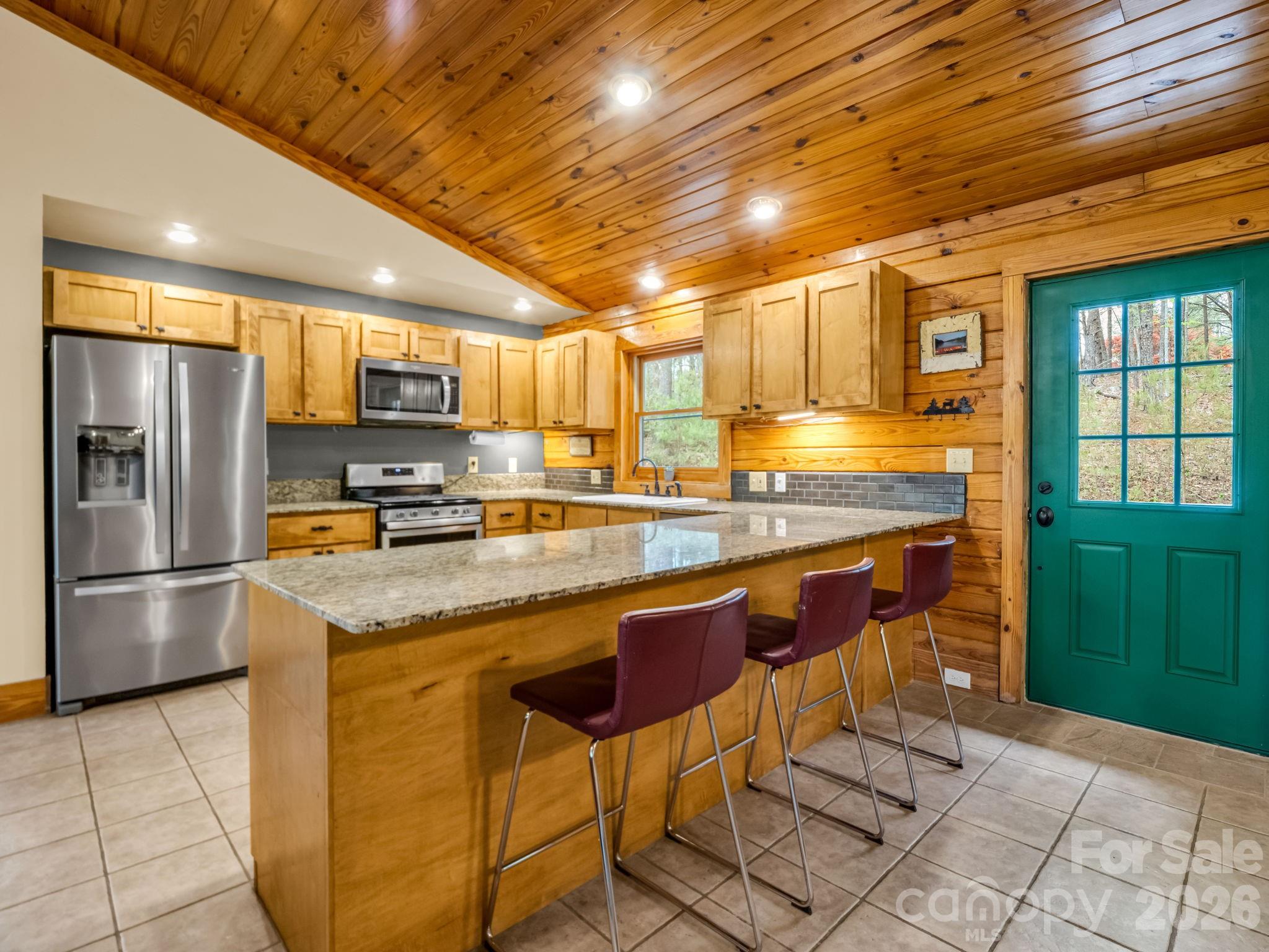 main property photo 14