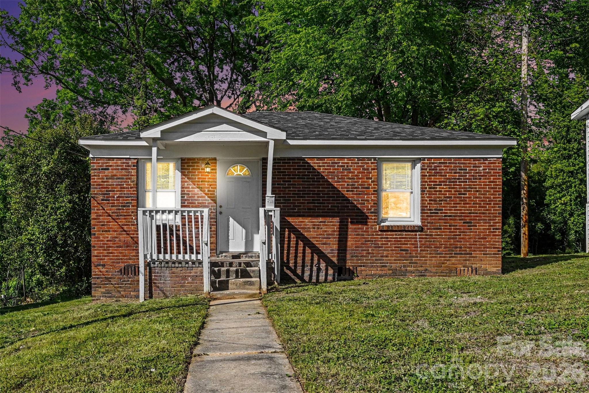 main property photo 28