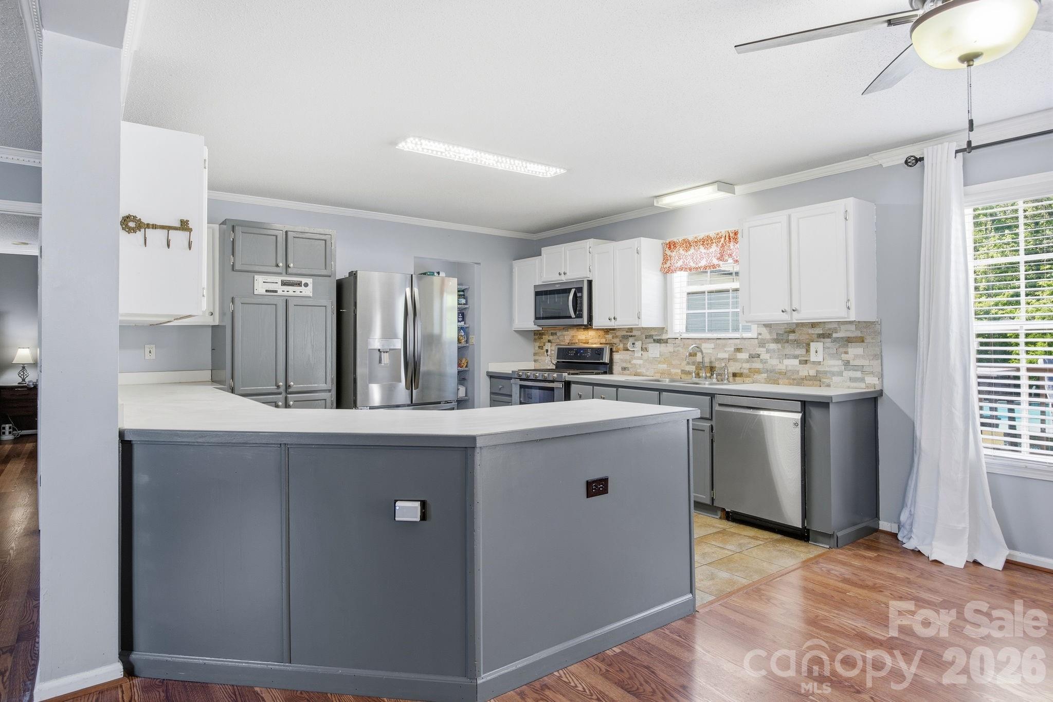 property viewer photo 12