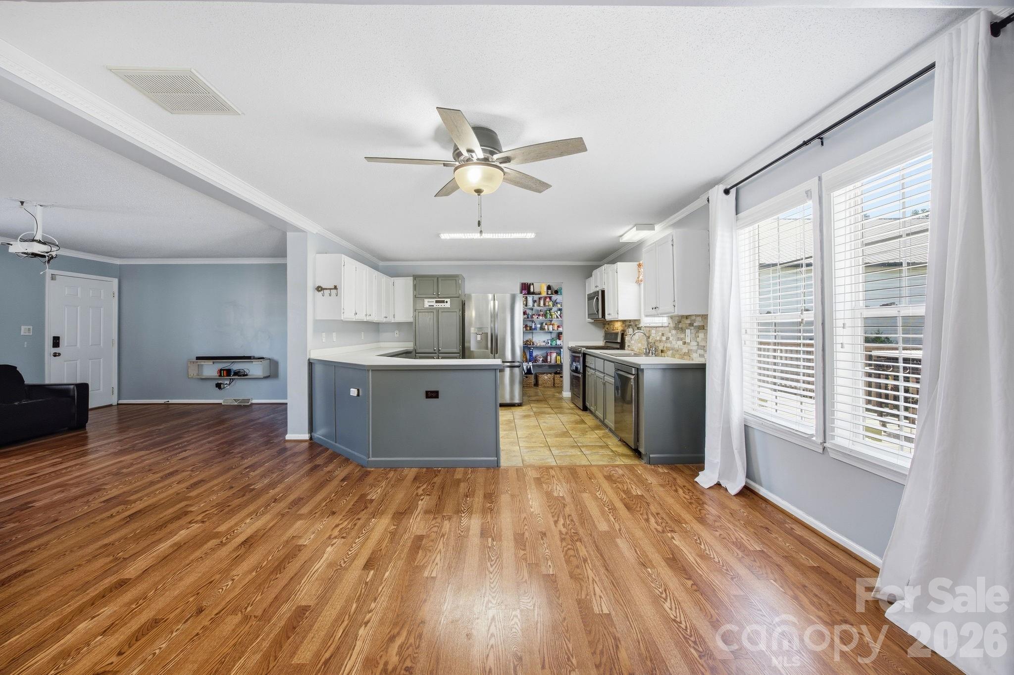 property viewer photo 13