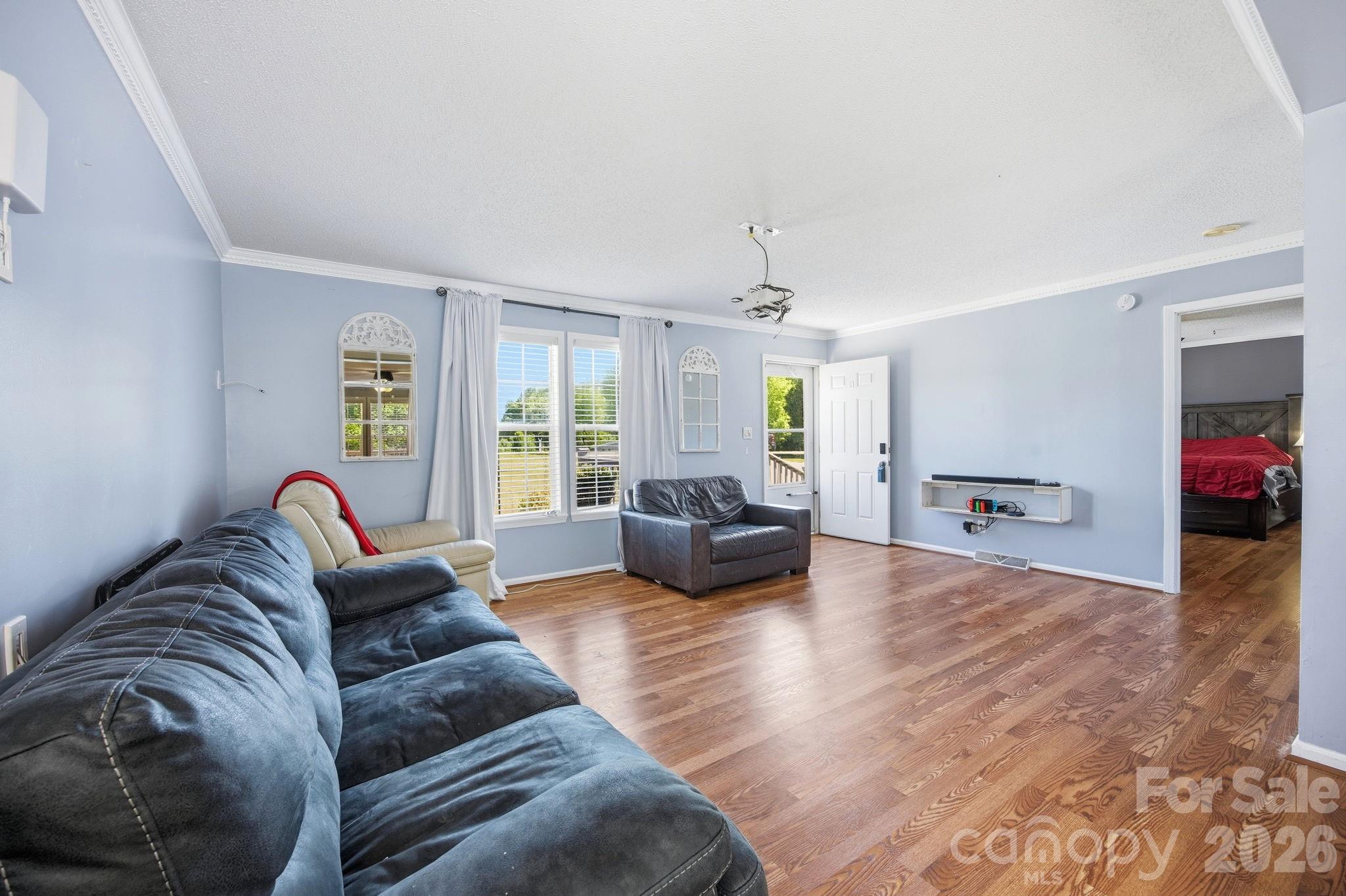 property viewer photo 16