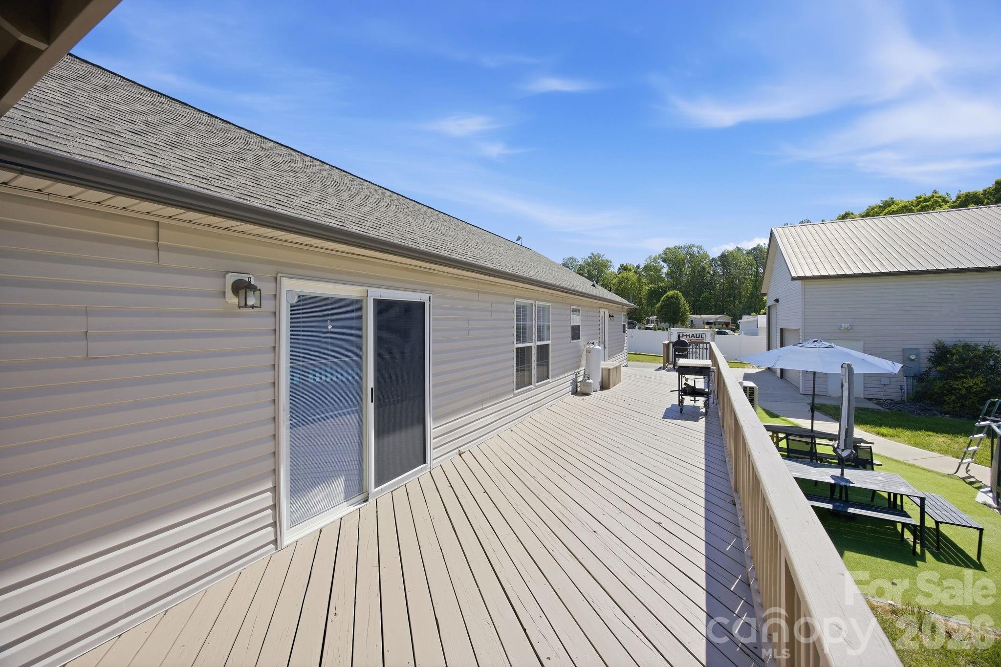 property viewer photo 37