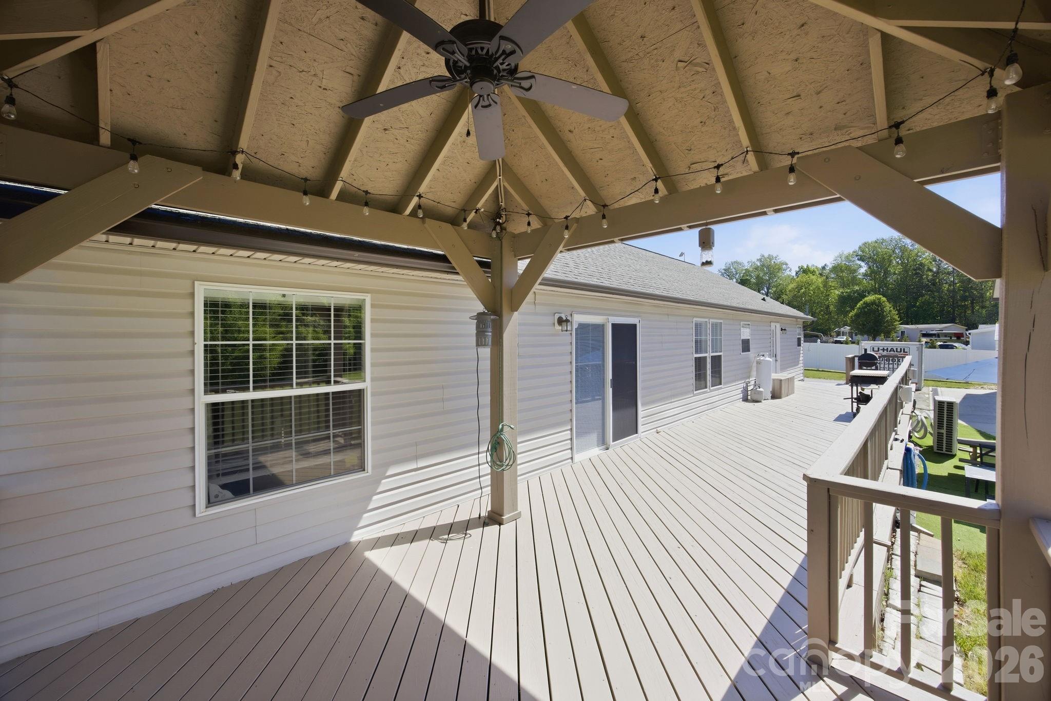 property viewer photo 43