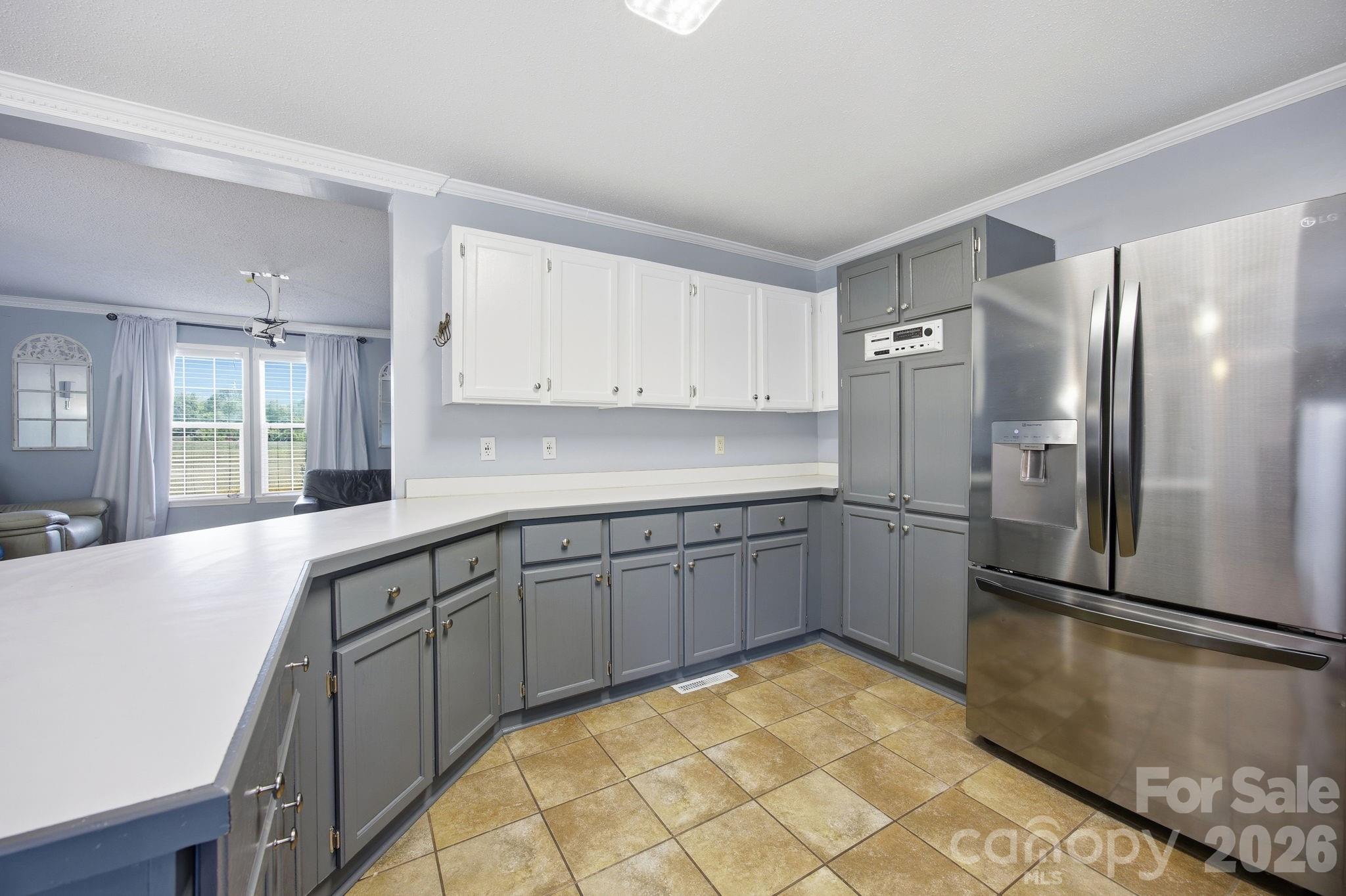 property viewer photo 5